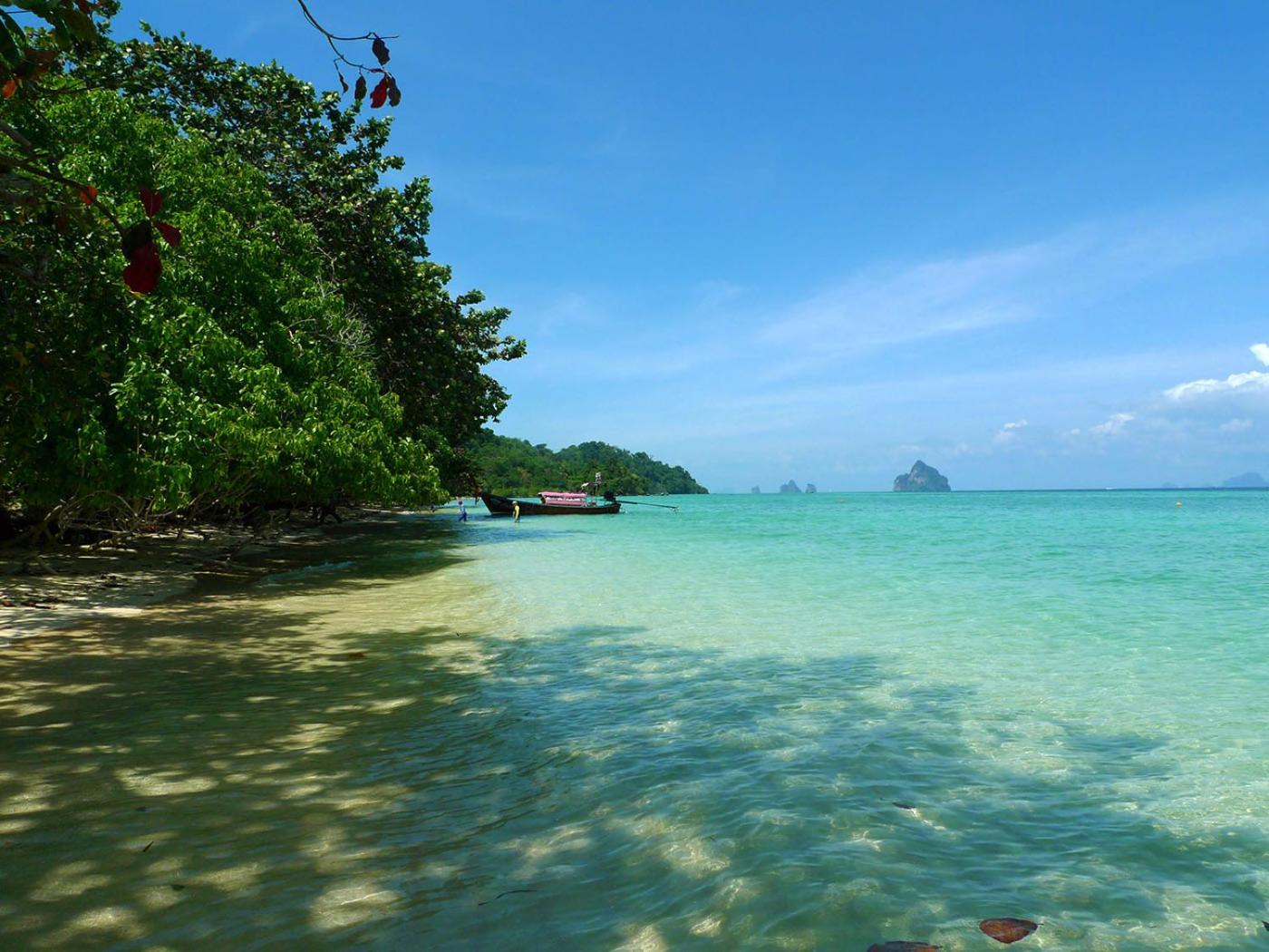 Baan Sri Lanta Sand
