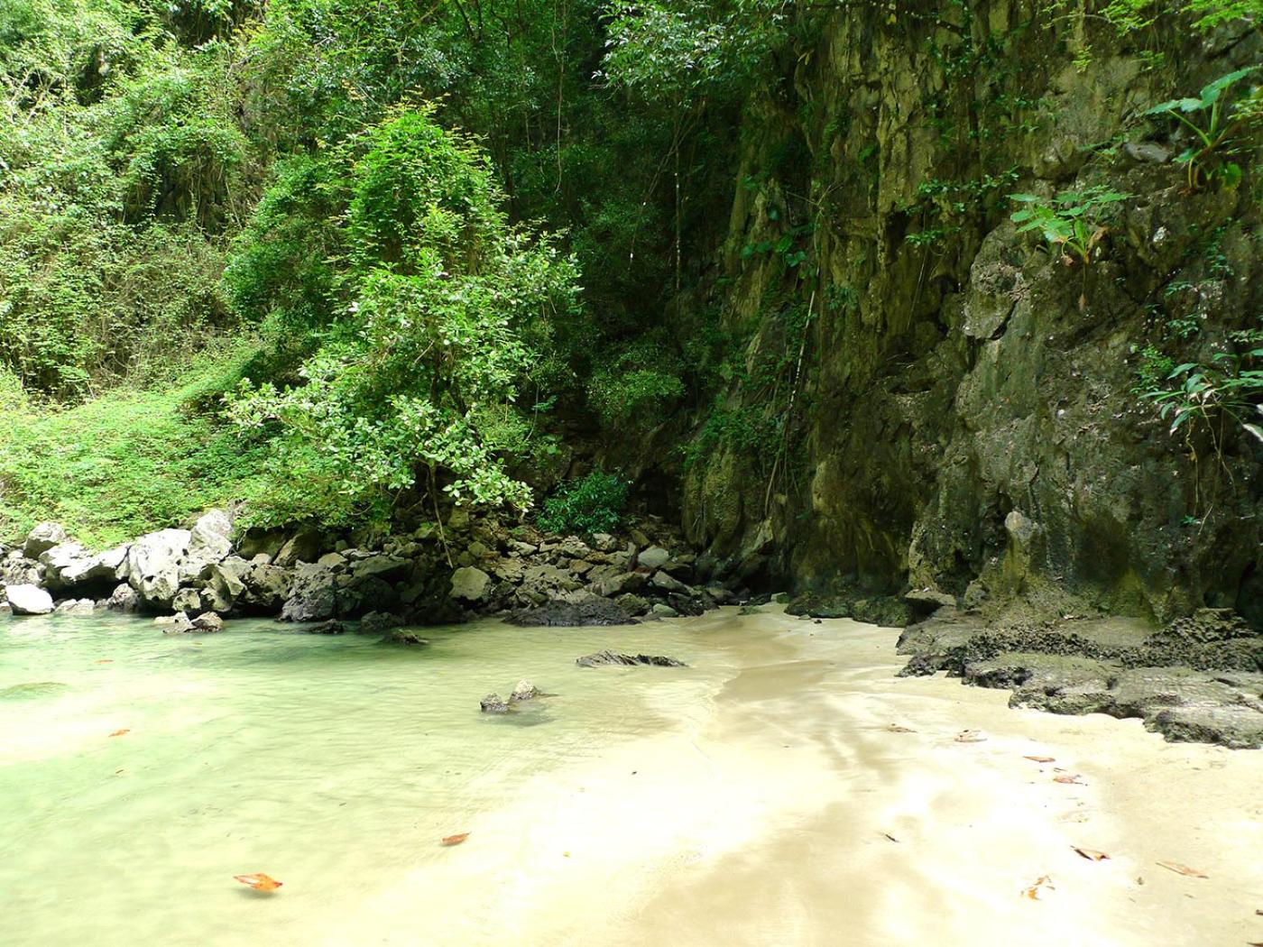 Baan Sri Lanta Sand