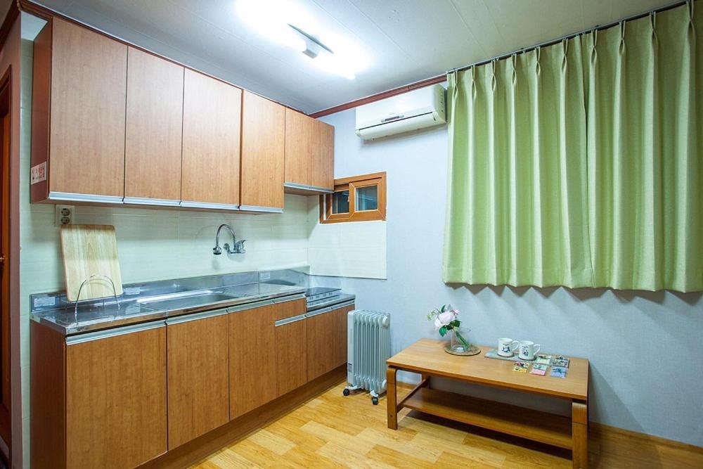 hongcheon river view sonamu pension