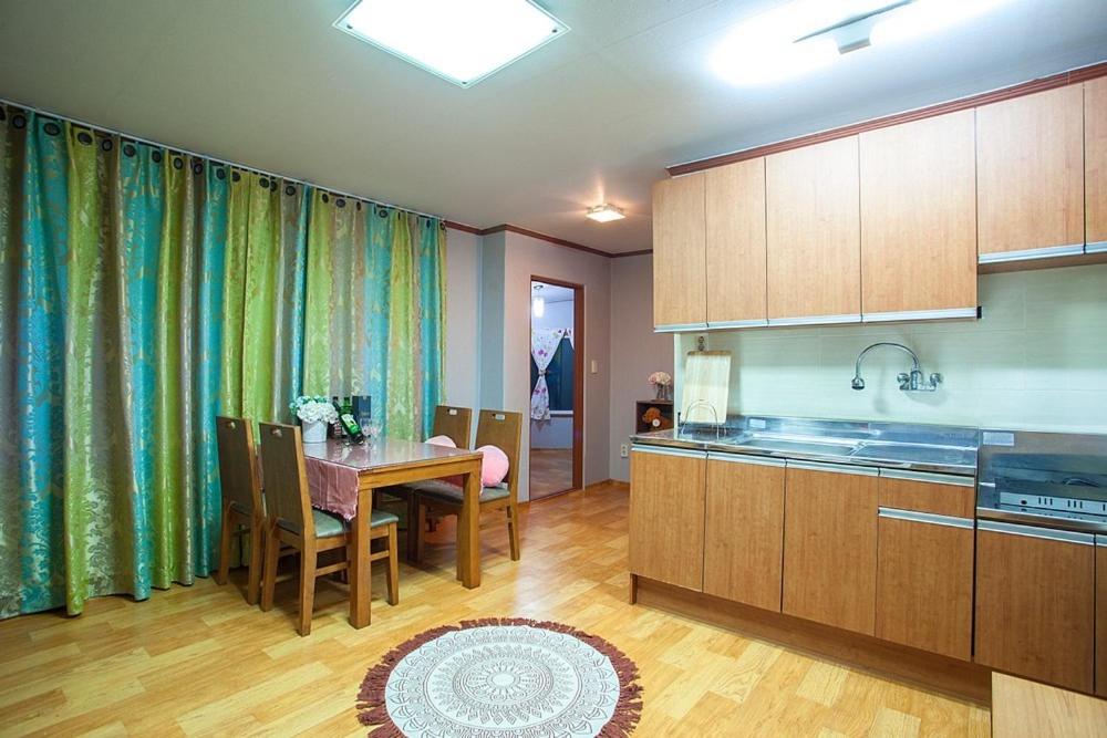 hongcheon river view sonamu pension