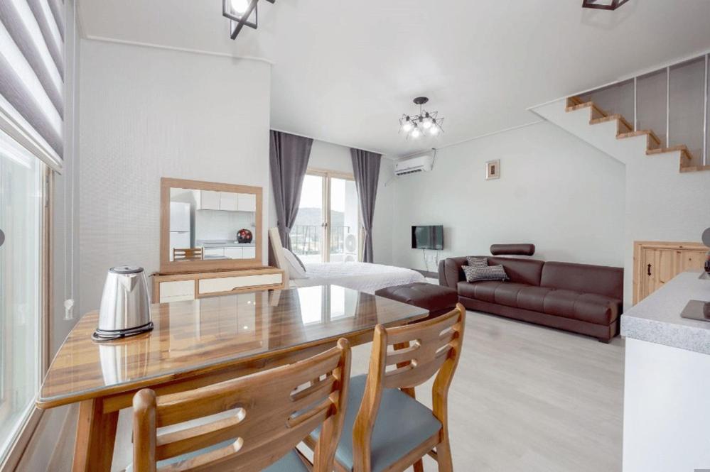 Gangneung Luluberry Pension