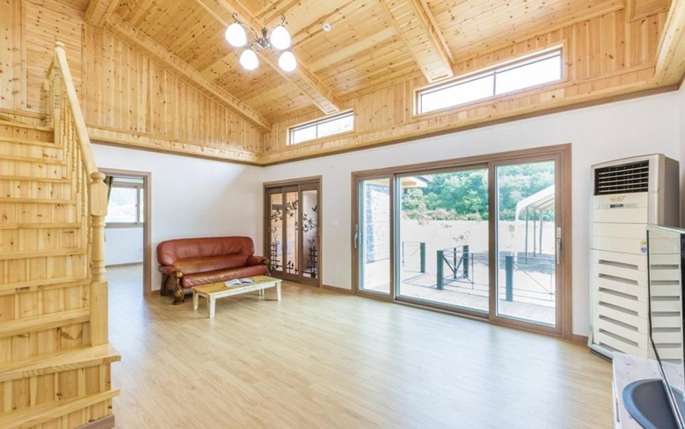 Hongcheon Oz Pension