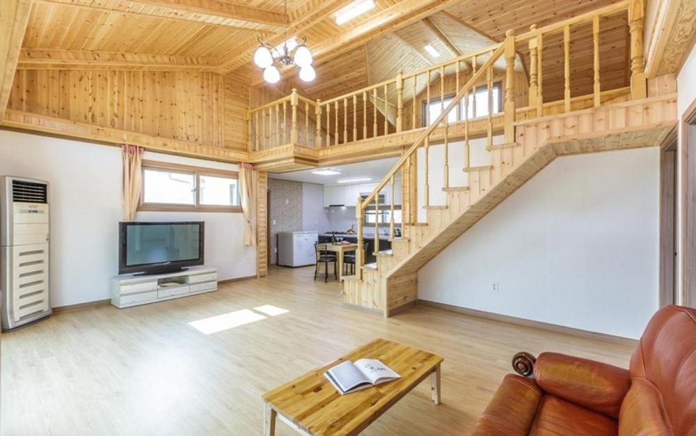 Hongcheon Oz Pension