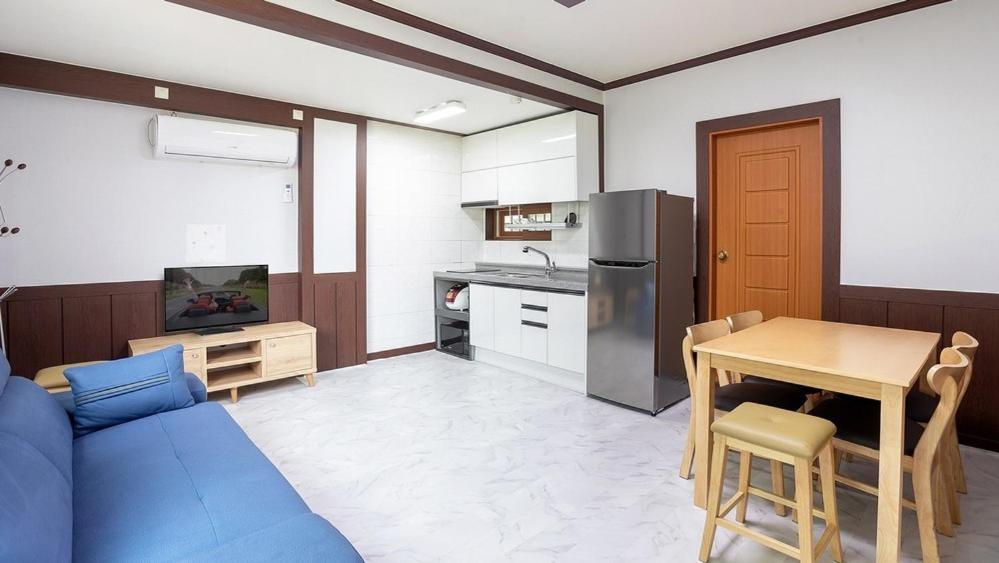 Taean Anmyeondo Lake and Sea Village Pension