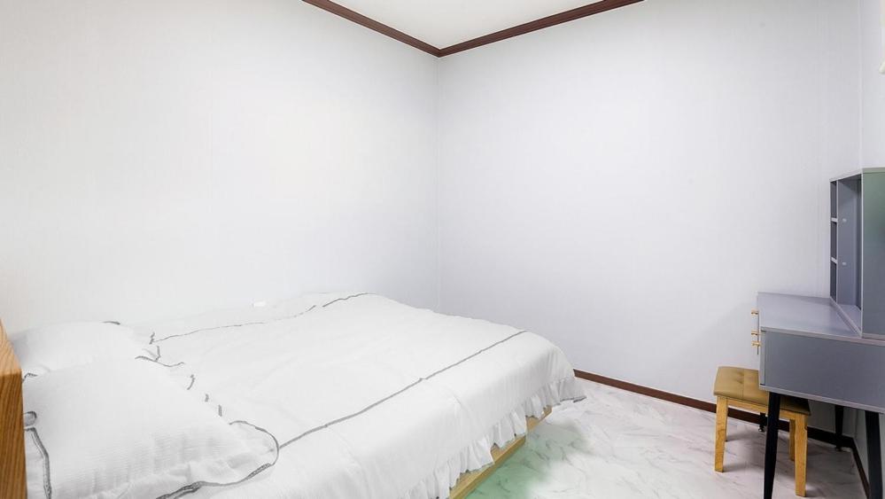 Taean Anmyeondo Lake and Sea Village Pension