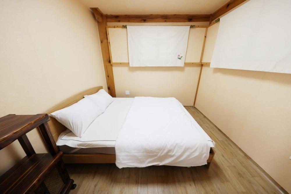Hamyang Namgye Ilodang Hanok Stay