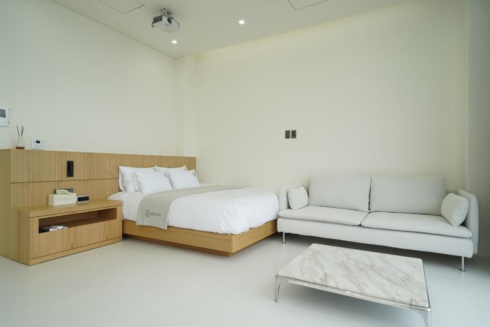 Pohang Horizon Poolvilla