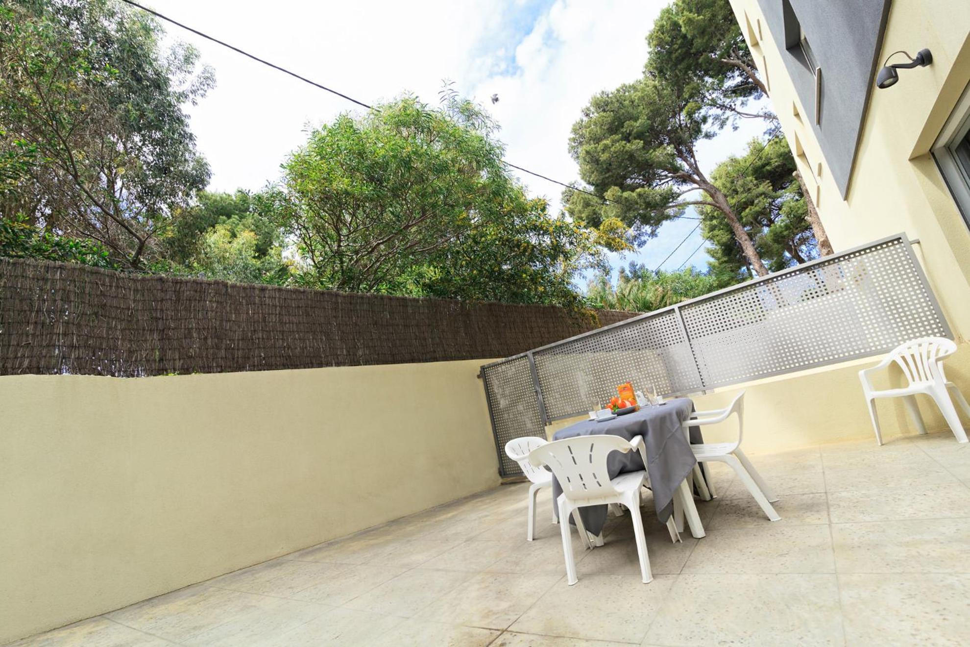 Apartamentos Bravosol VyB