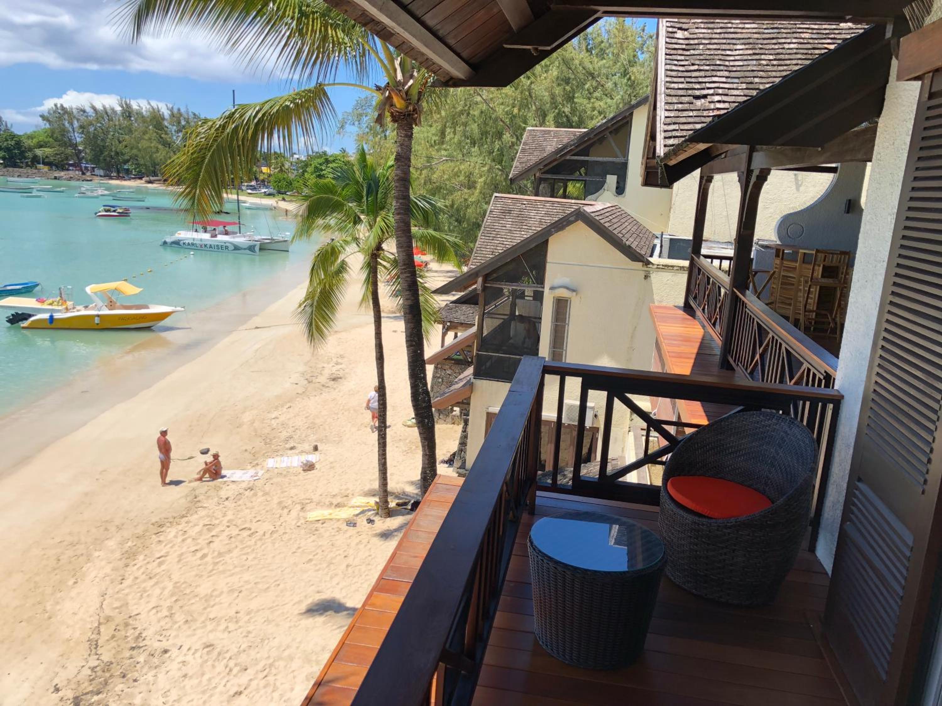 Grand Baie Seaview Penthouse-direct on beach view 2