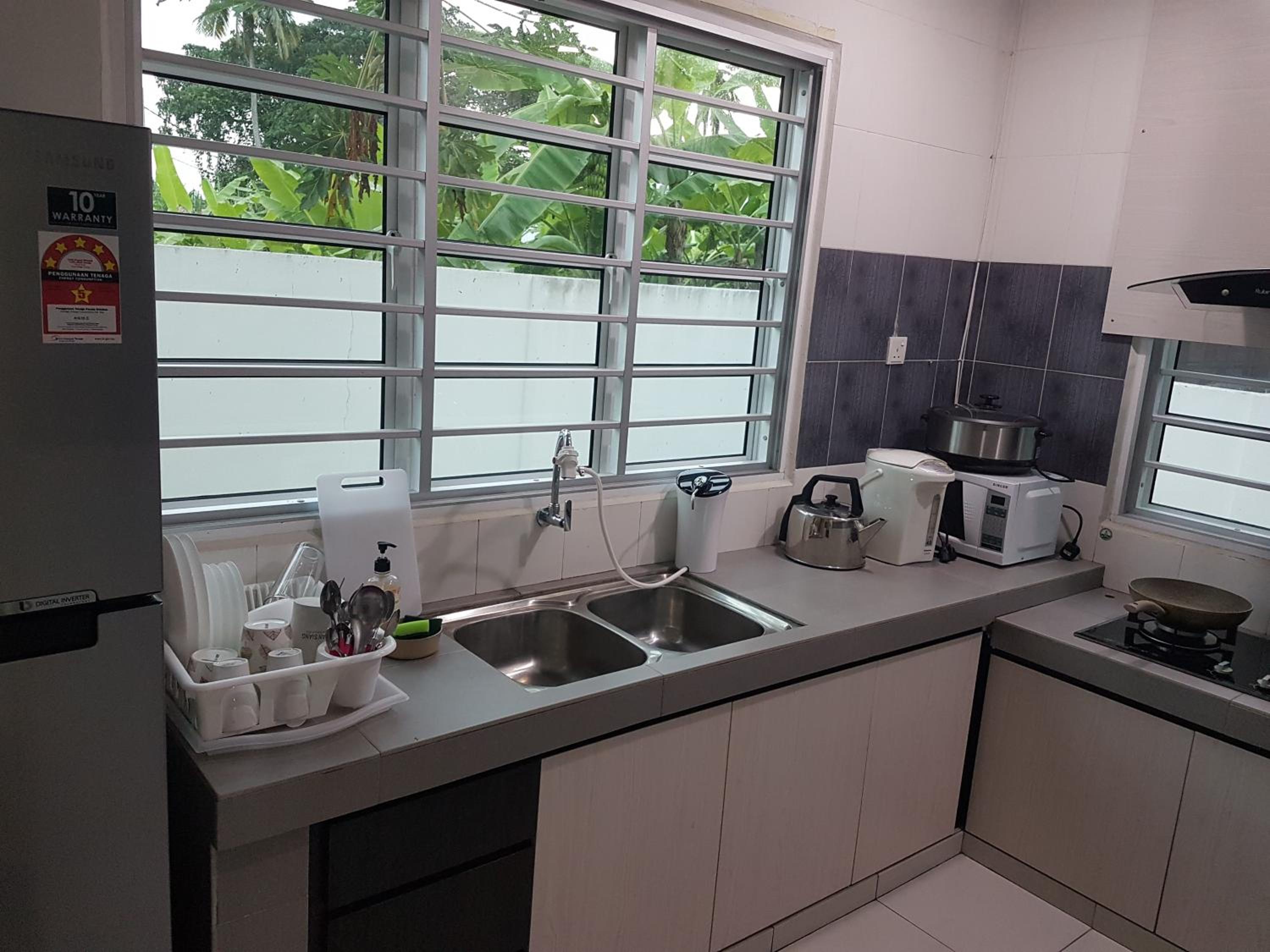 Sitiawan Homestay Entire Semi D house