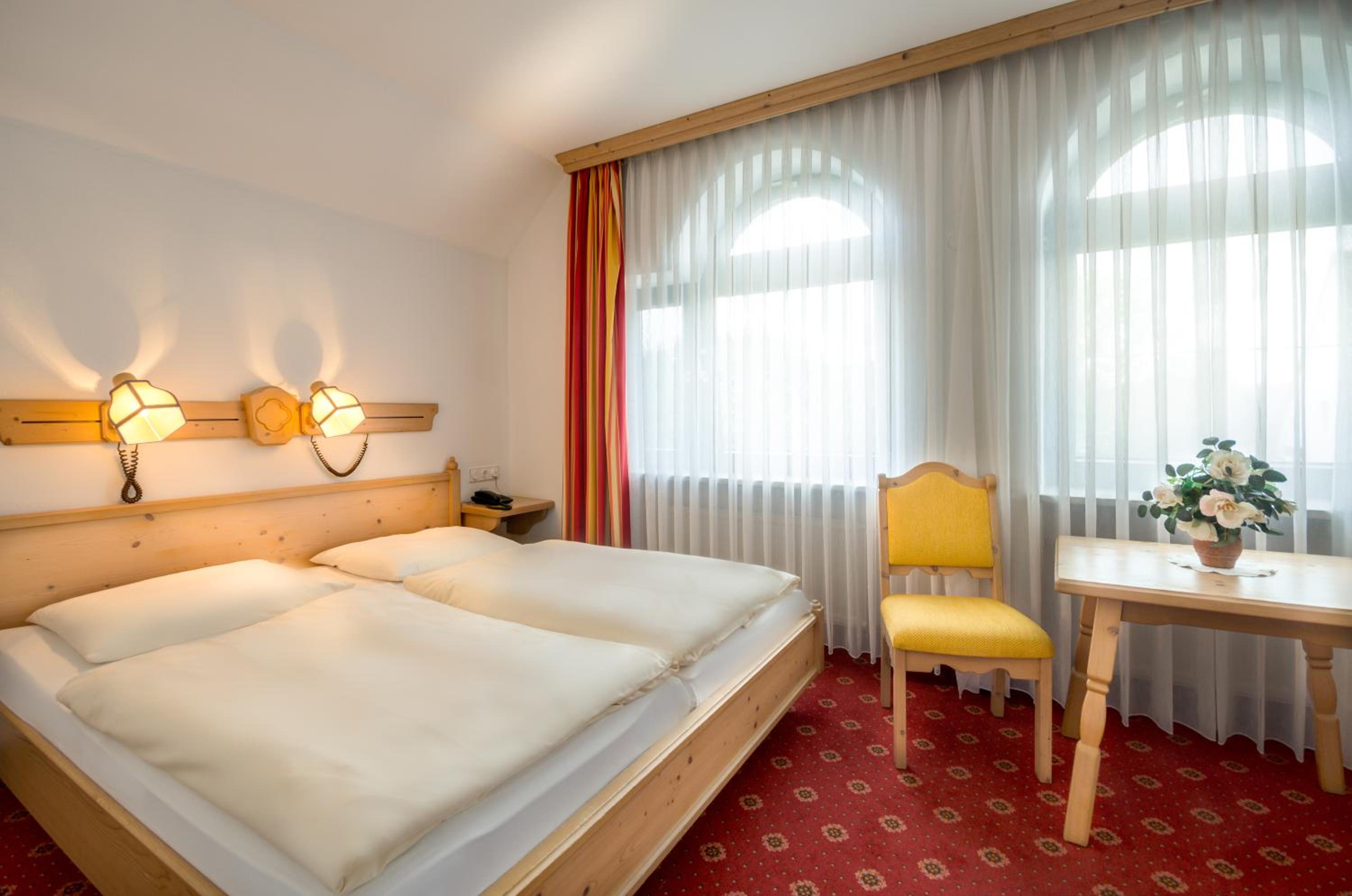 Munich Vacations - Hotel Gasthof zur Post - Property Image 1