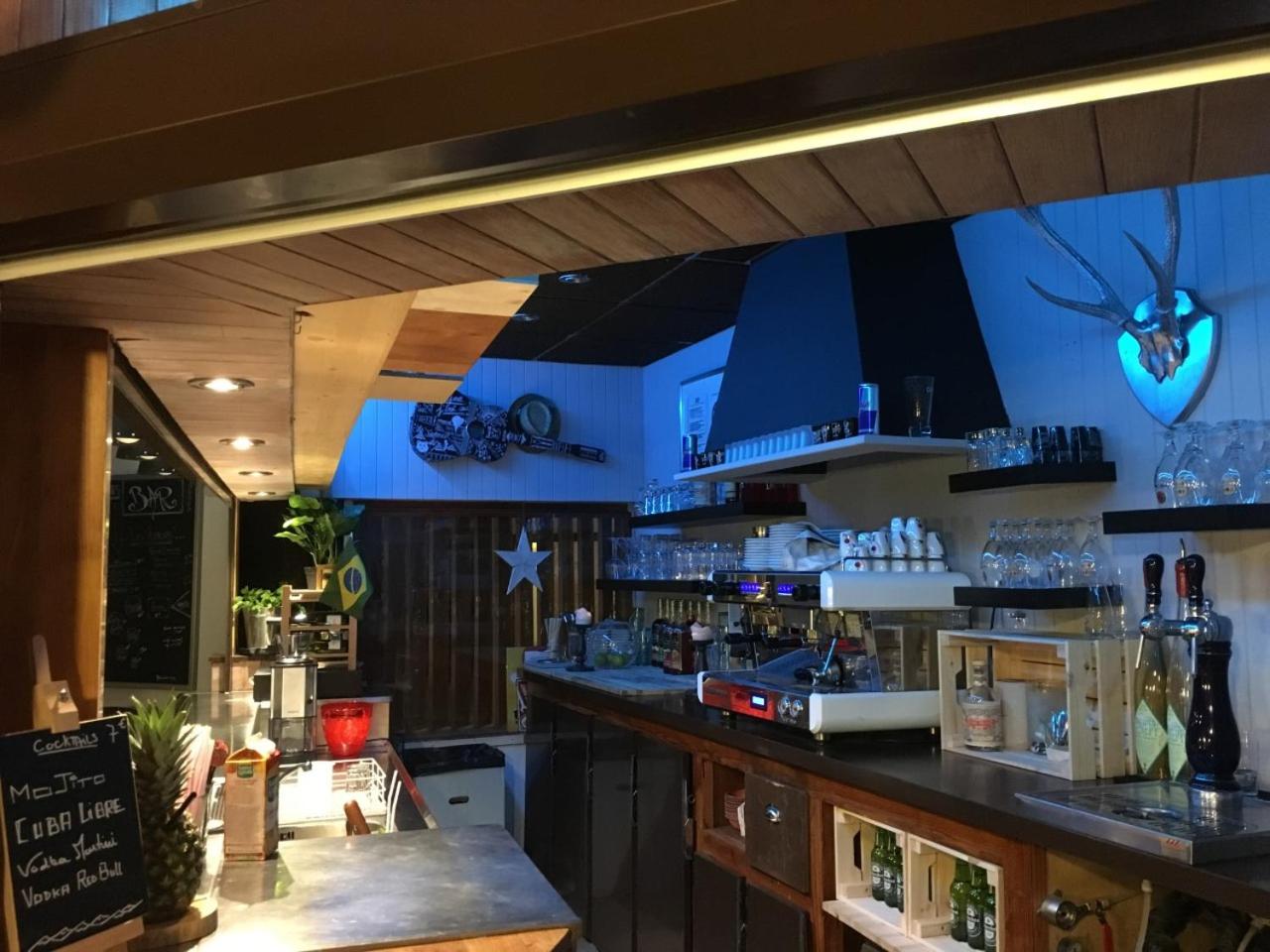 bar