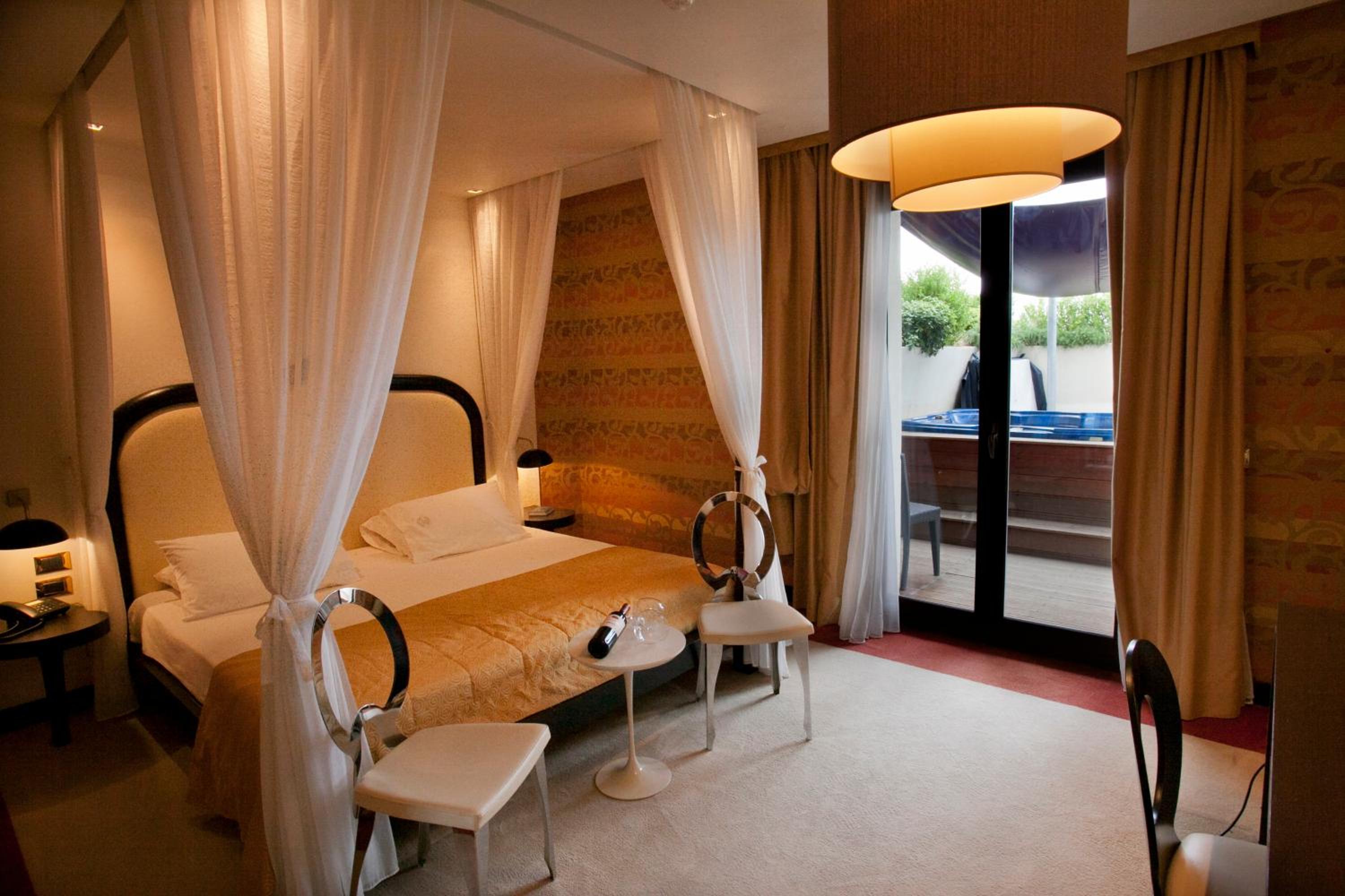 hotel room