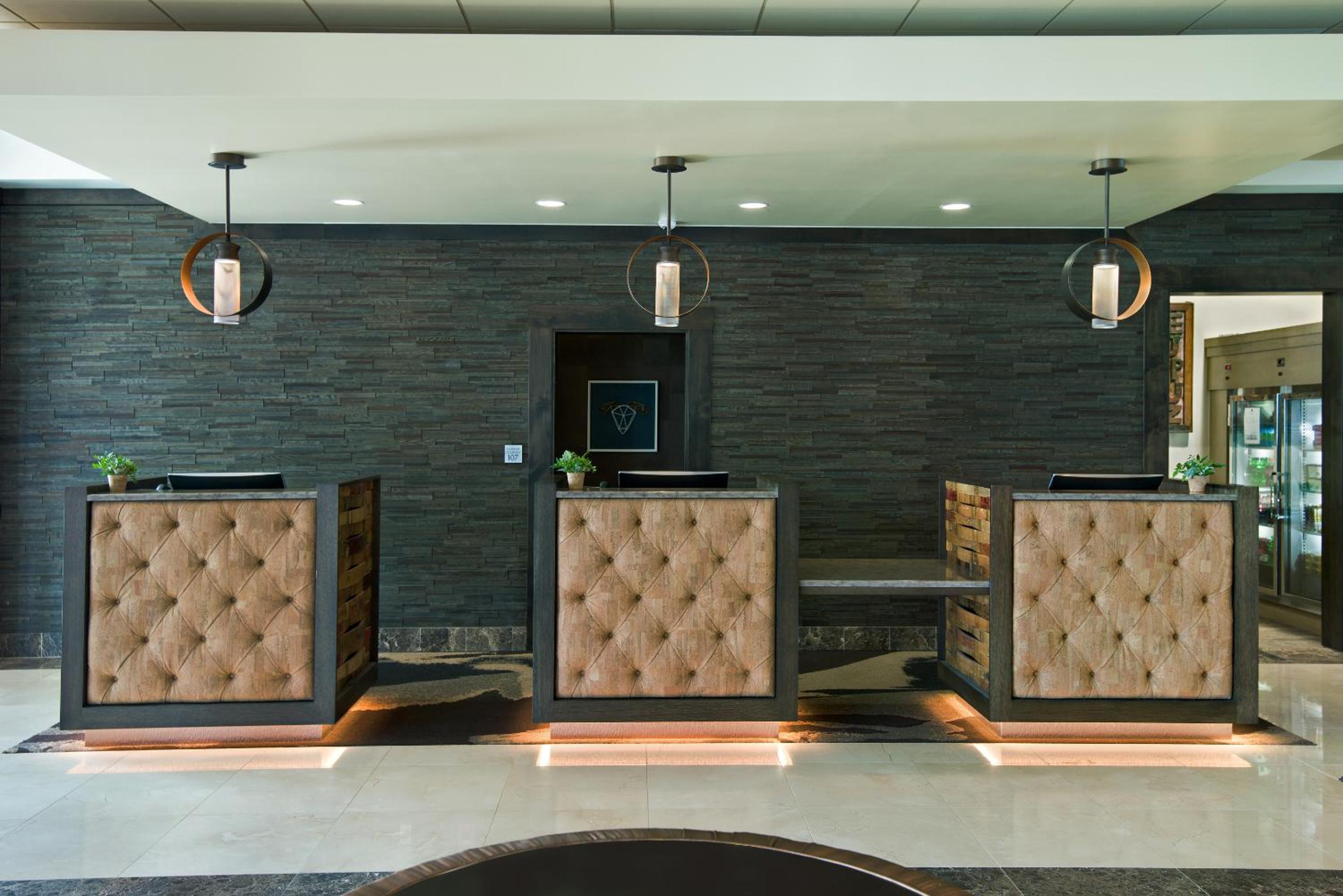 Rohnert Park Vacations - Oxford Suites Sonoma - Rohnert Park - Property Image 5