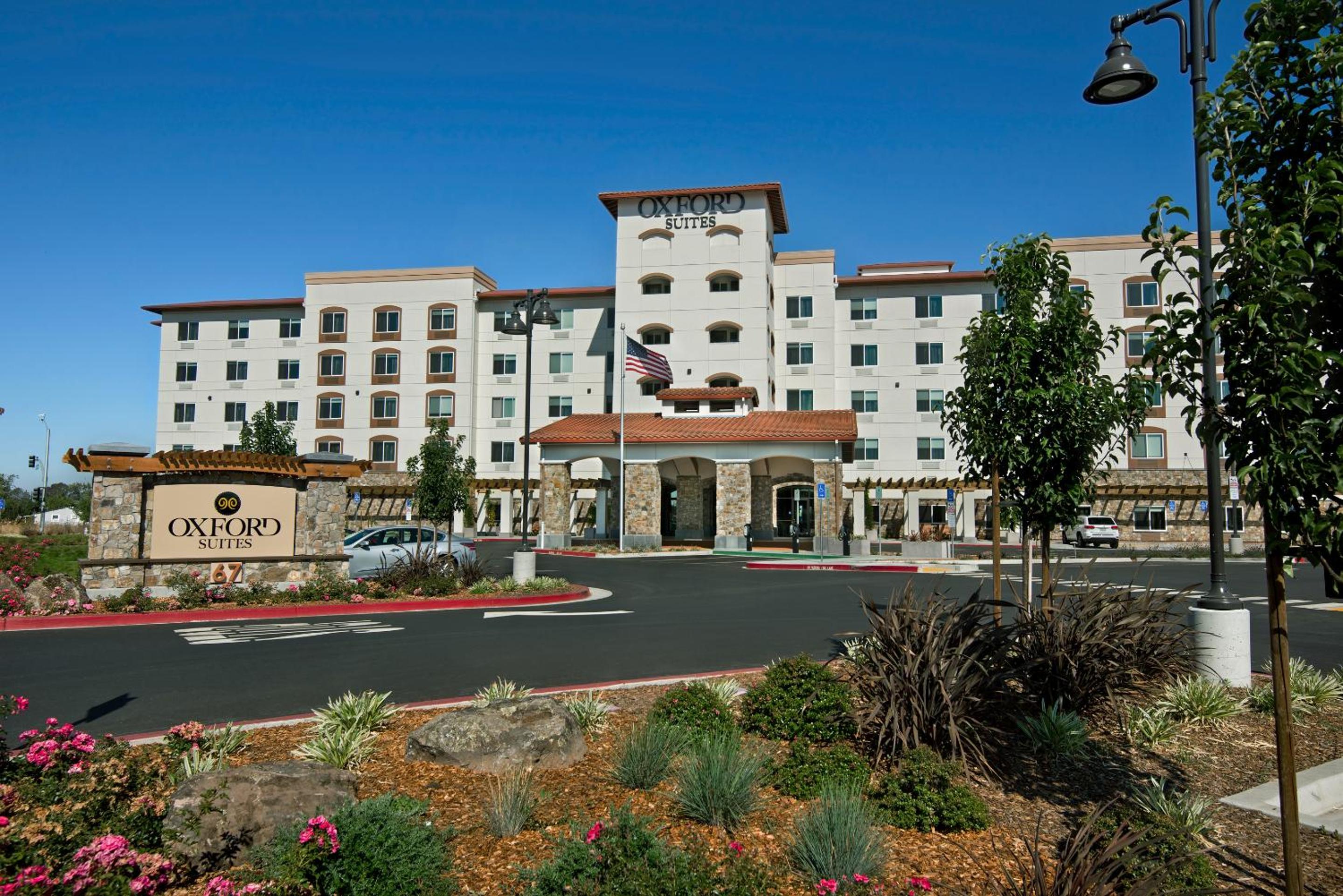 Rohnert Park Vacations - Oxford Suites Sonoma - Rohnert Park - Property Image 9