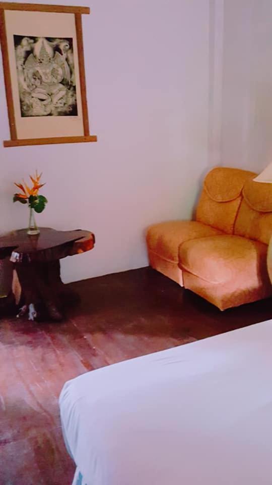 Tropical Garden Bungalow