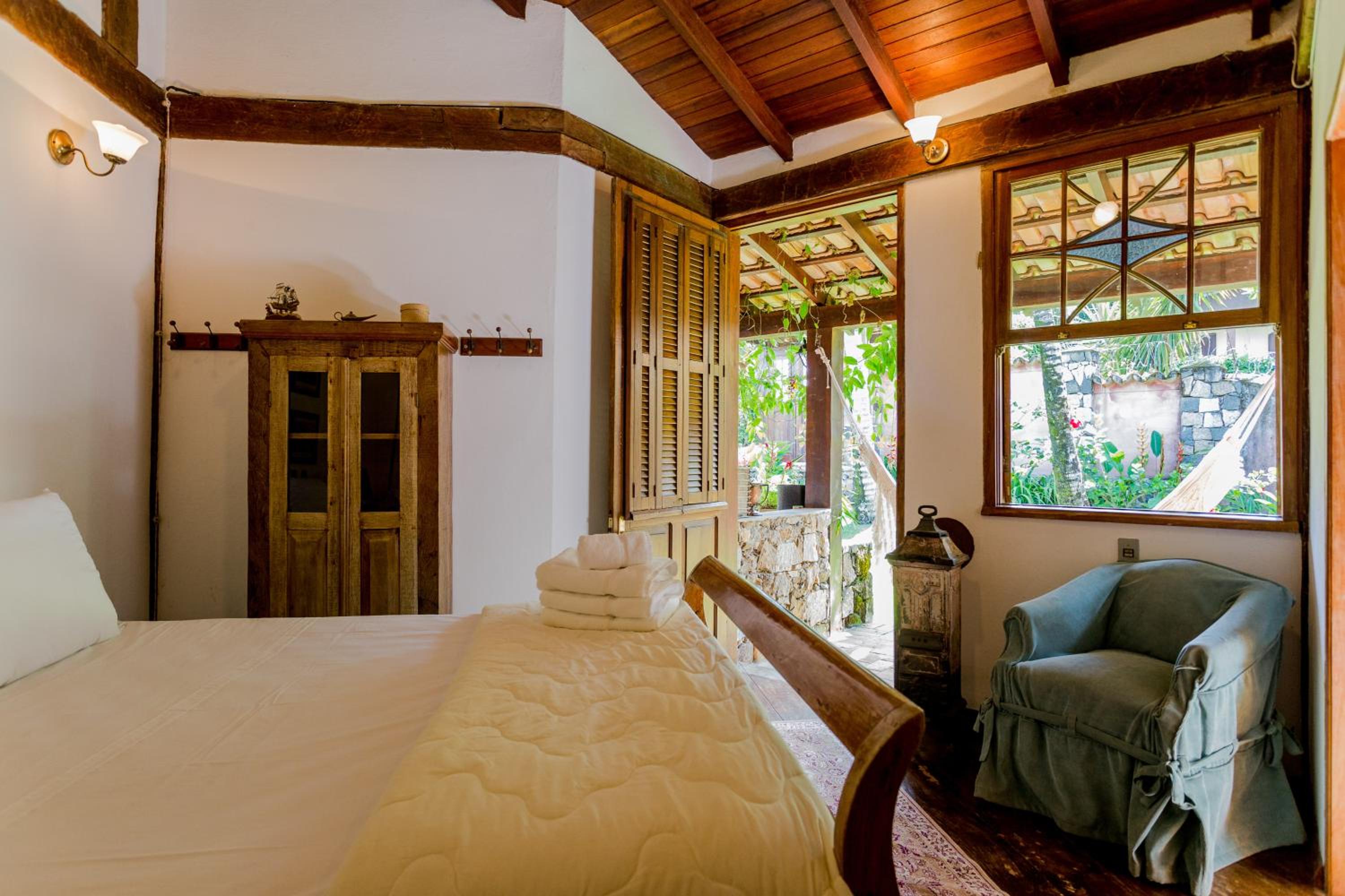 Feiticeira Guesthouse view 4