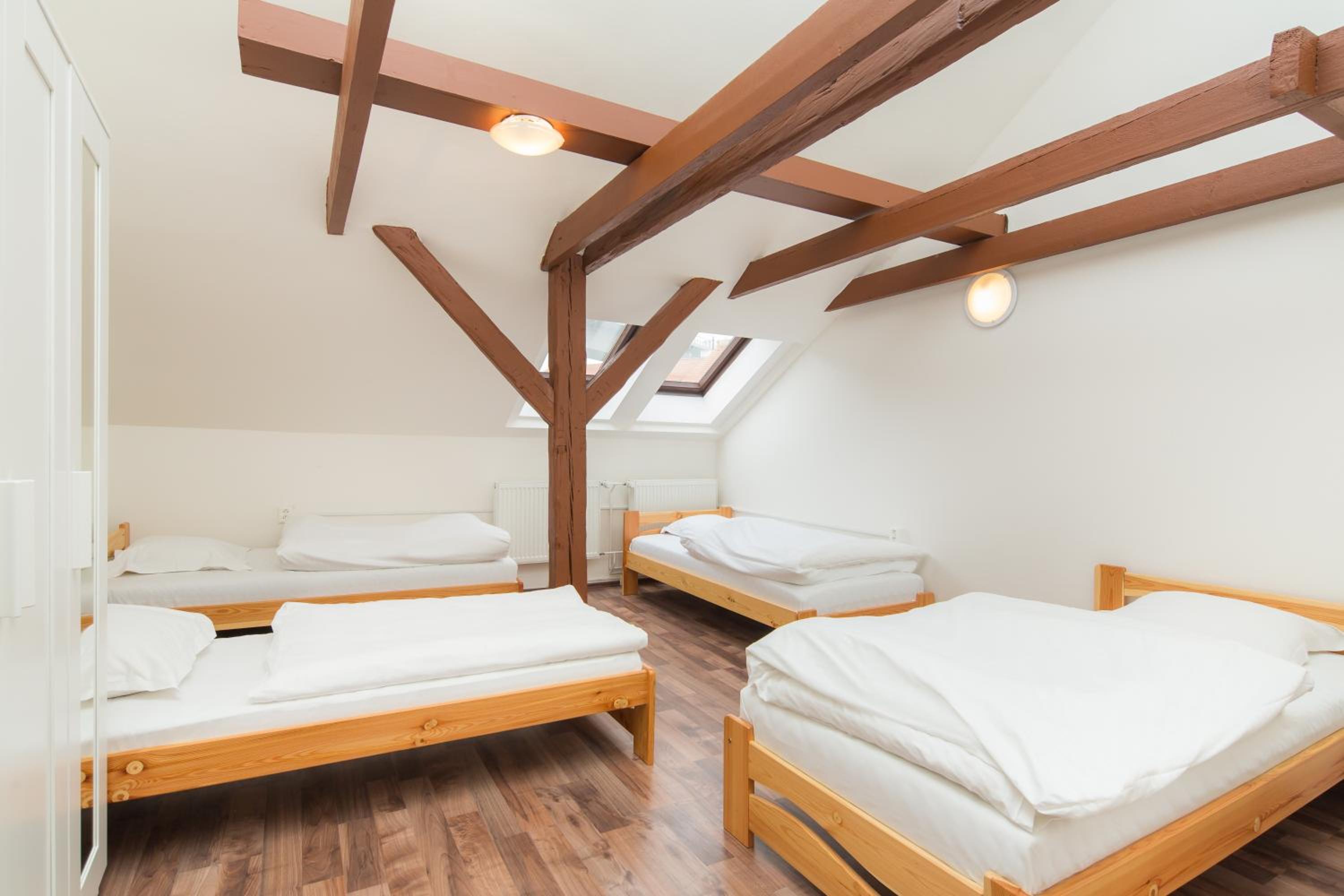Easy Housing