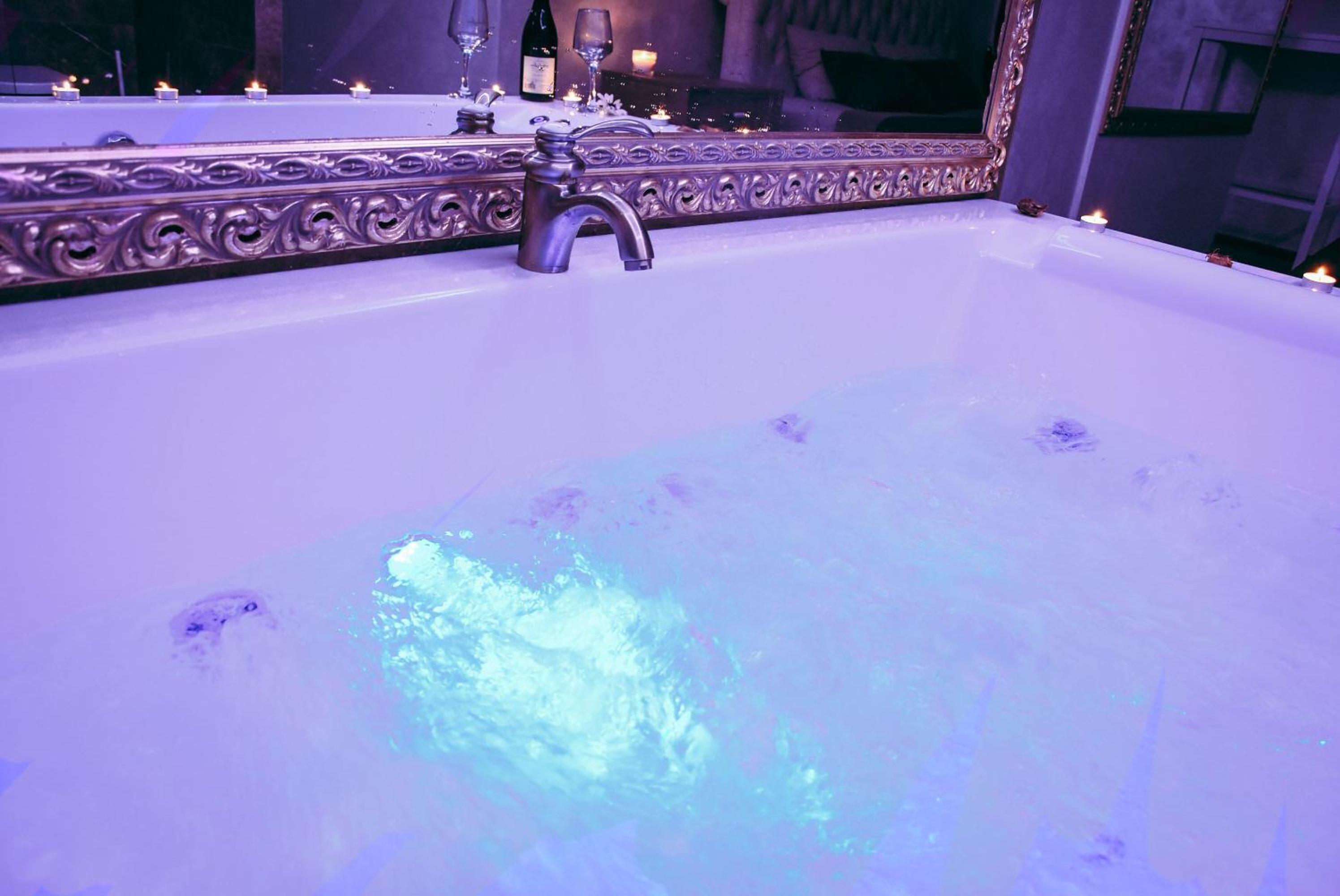 Central Business Apartments Jacuzzi