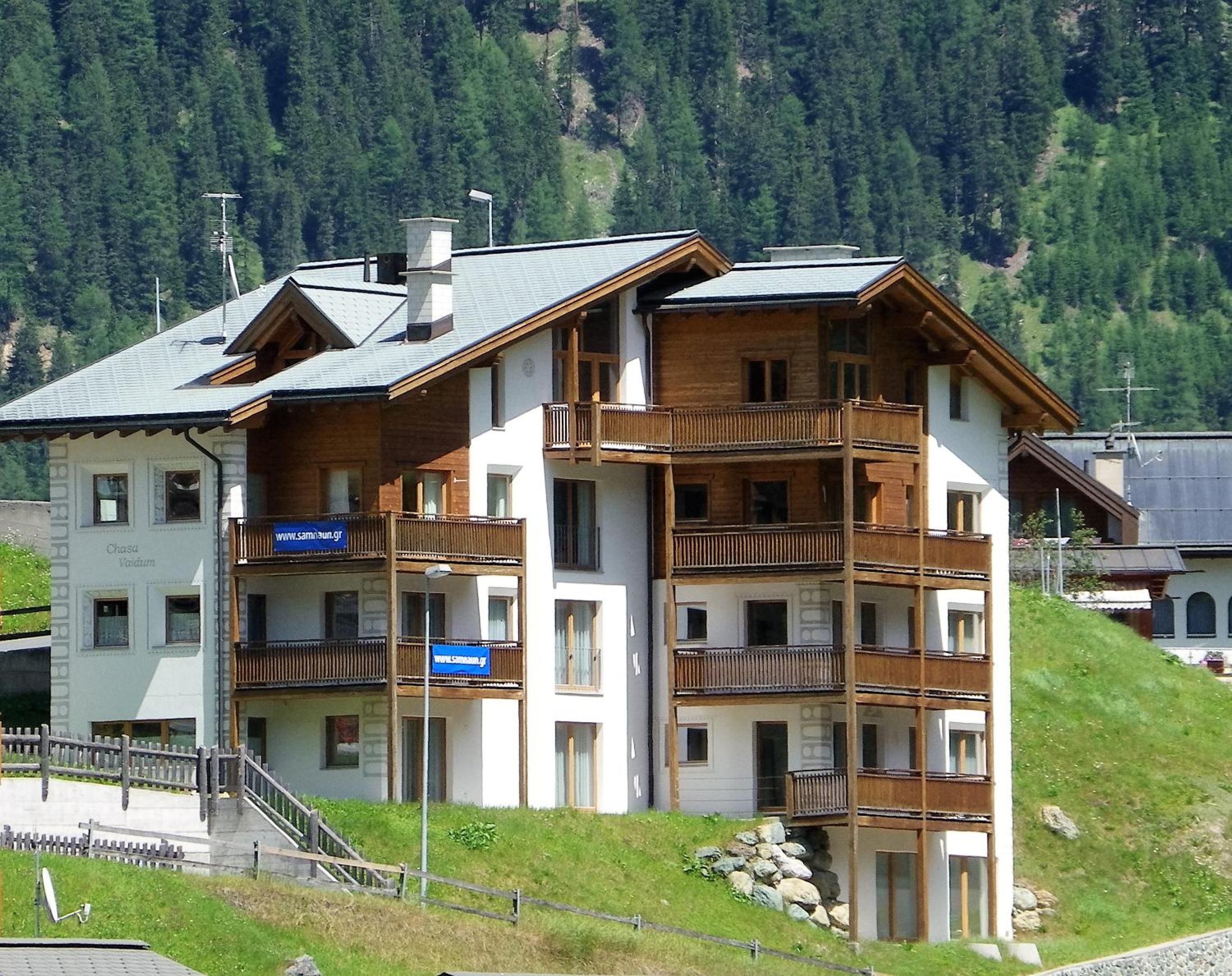 Hotel Chasa Vaidum - Image 1