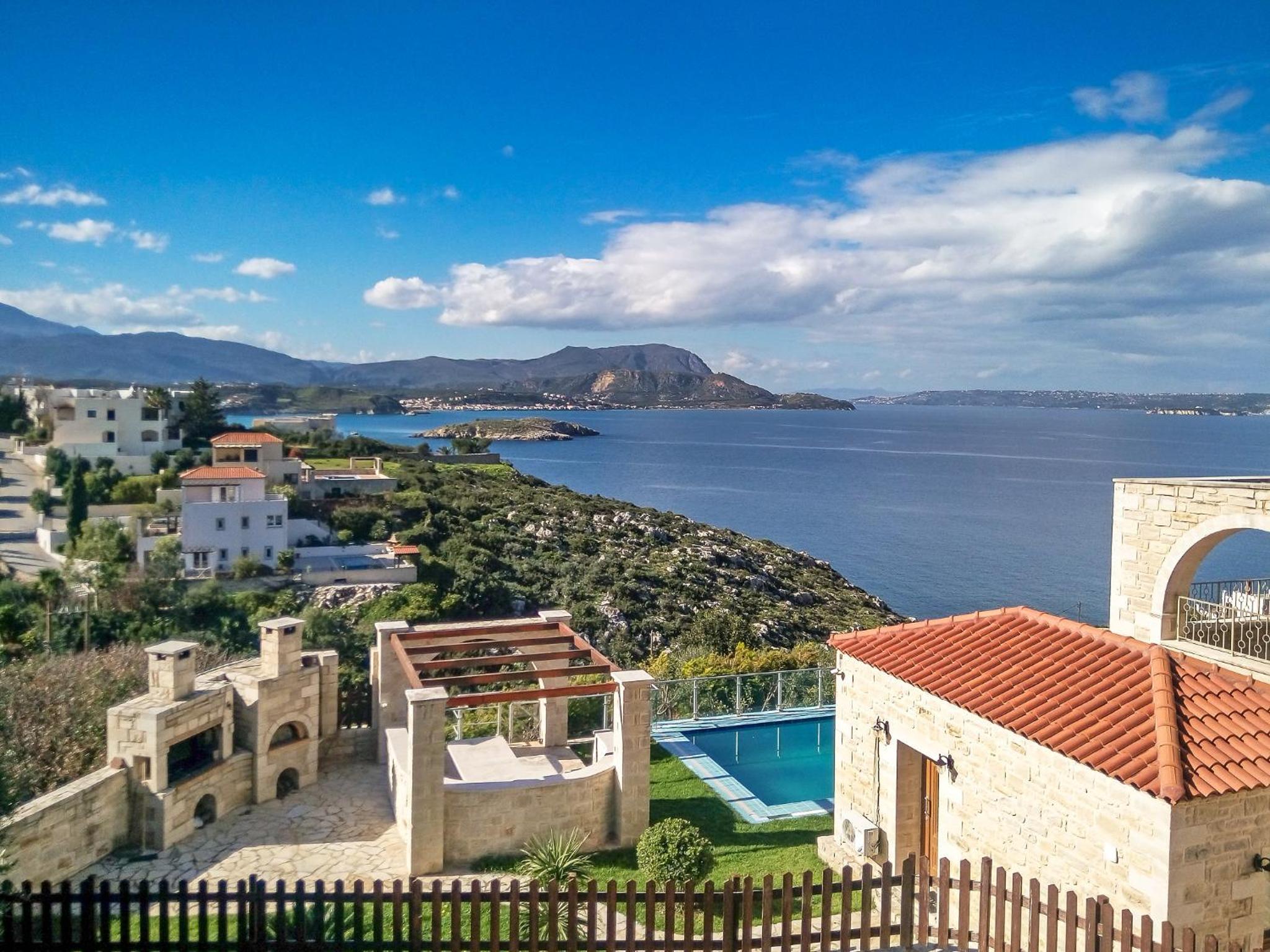 Hectoras Villa in Plaka BY APOKORONAS-VILLAS photo 3