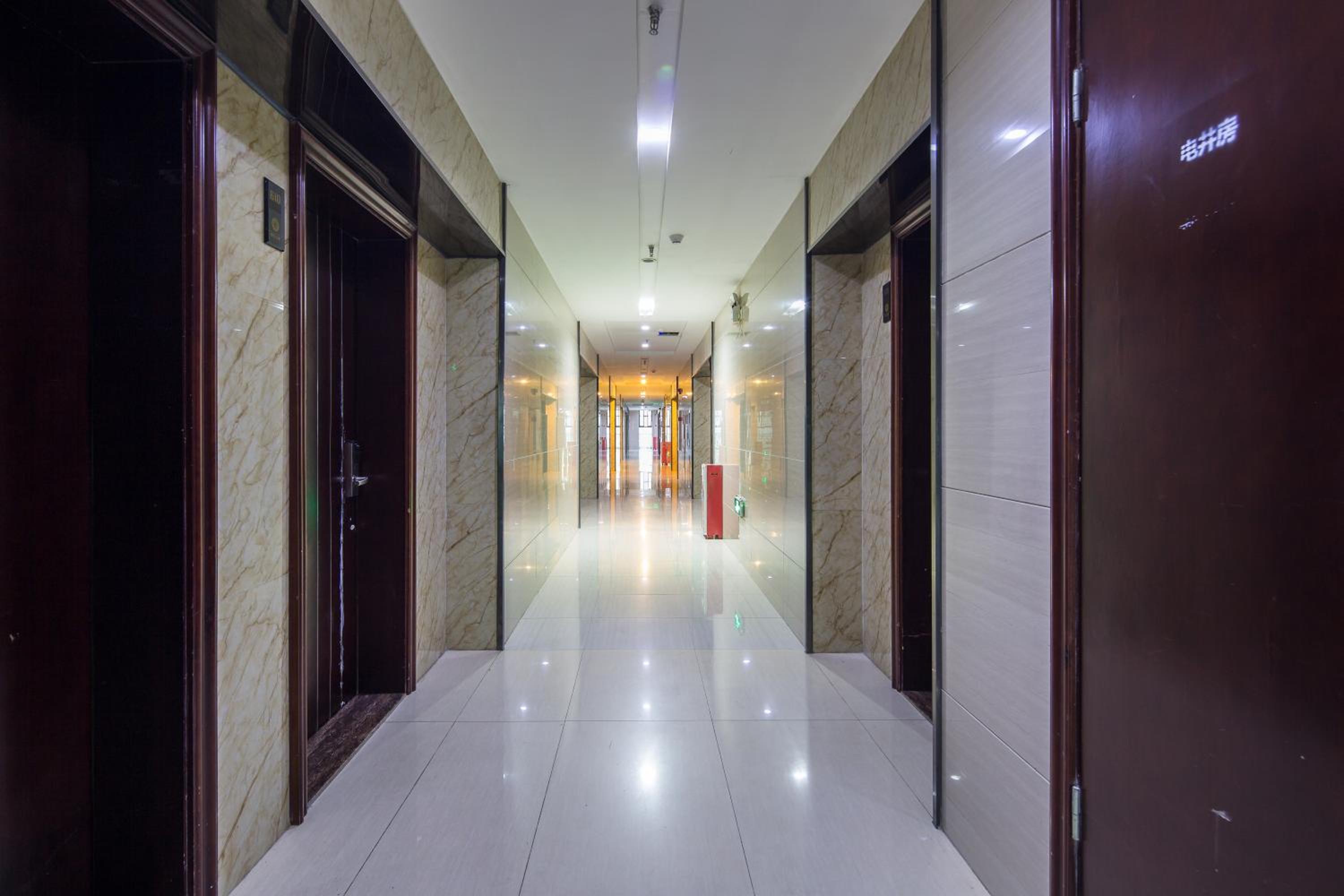 April Fair Duplex Apartment Guagnzhou South Railway Station Min Jie Branch