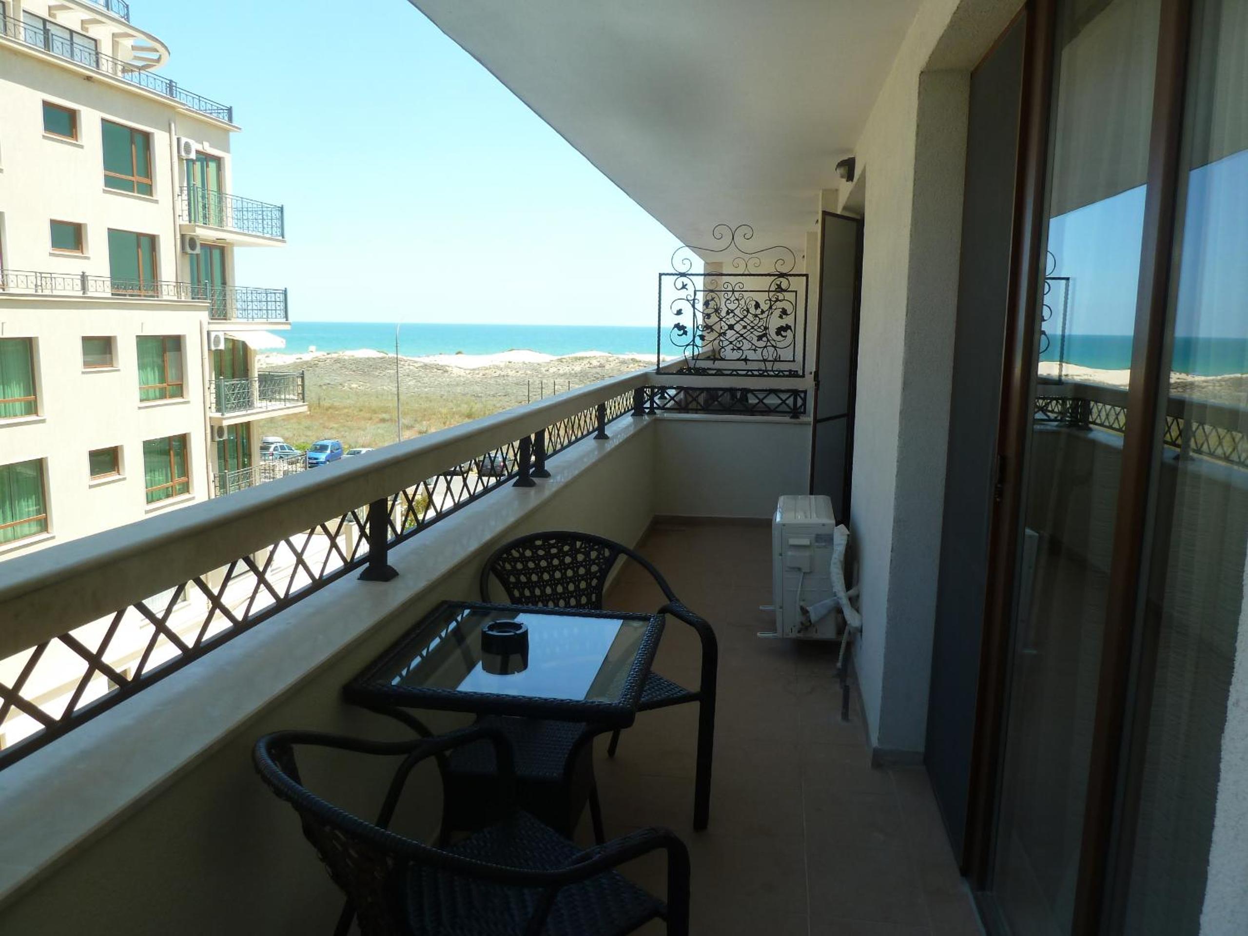 Golden Dunes Primorsko Apartments