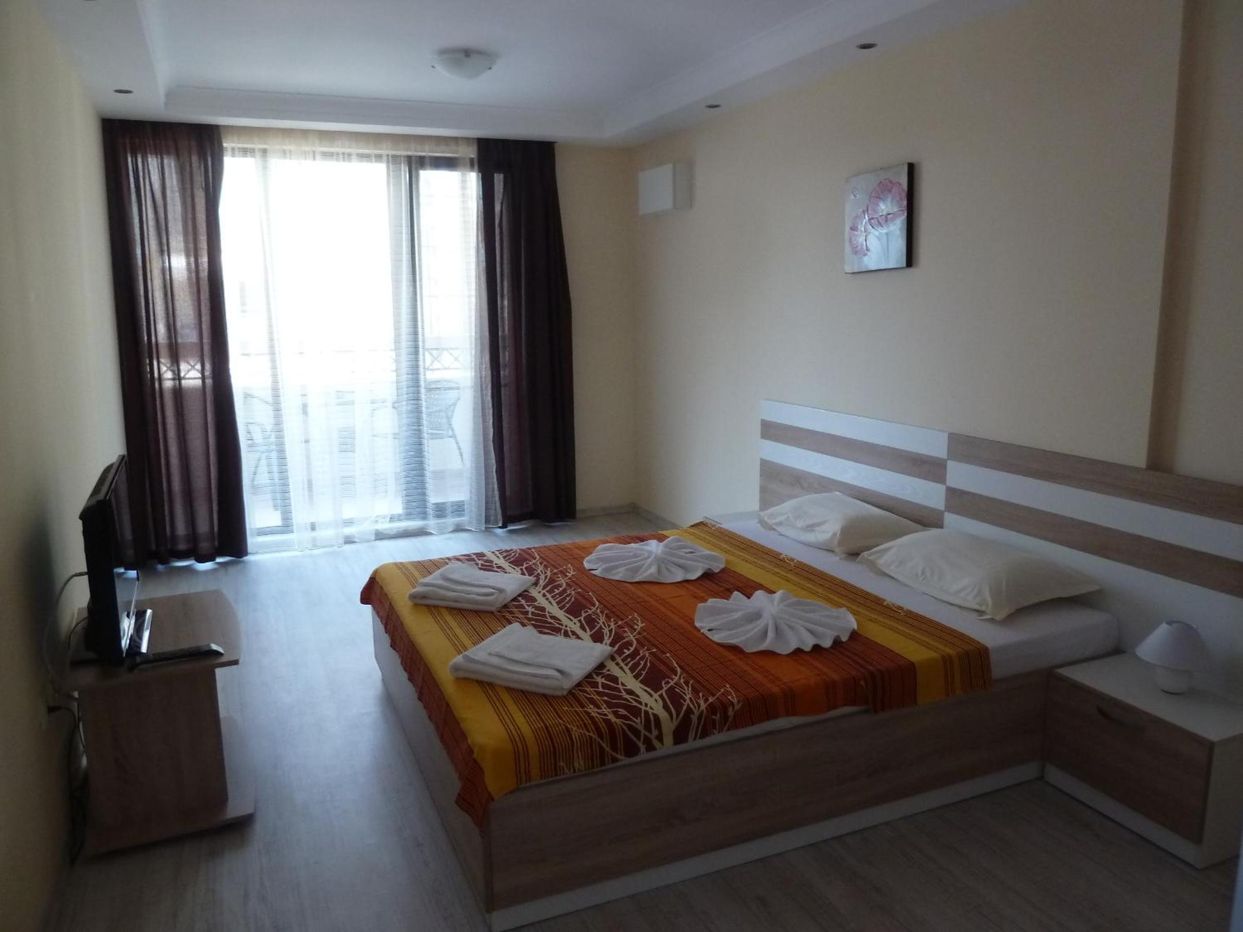 Golden Dunes Primorsko Apartments