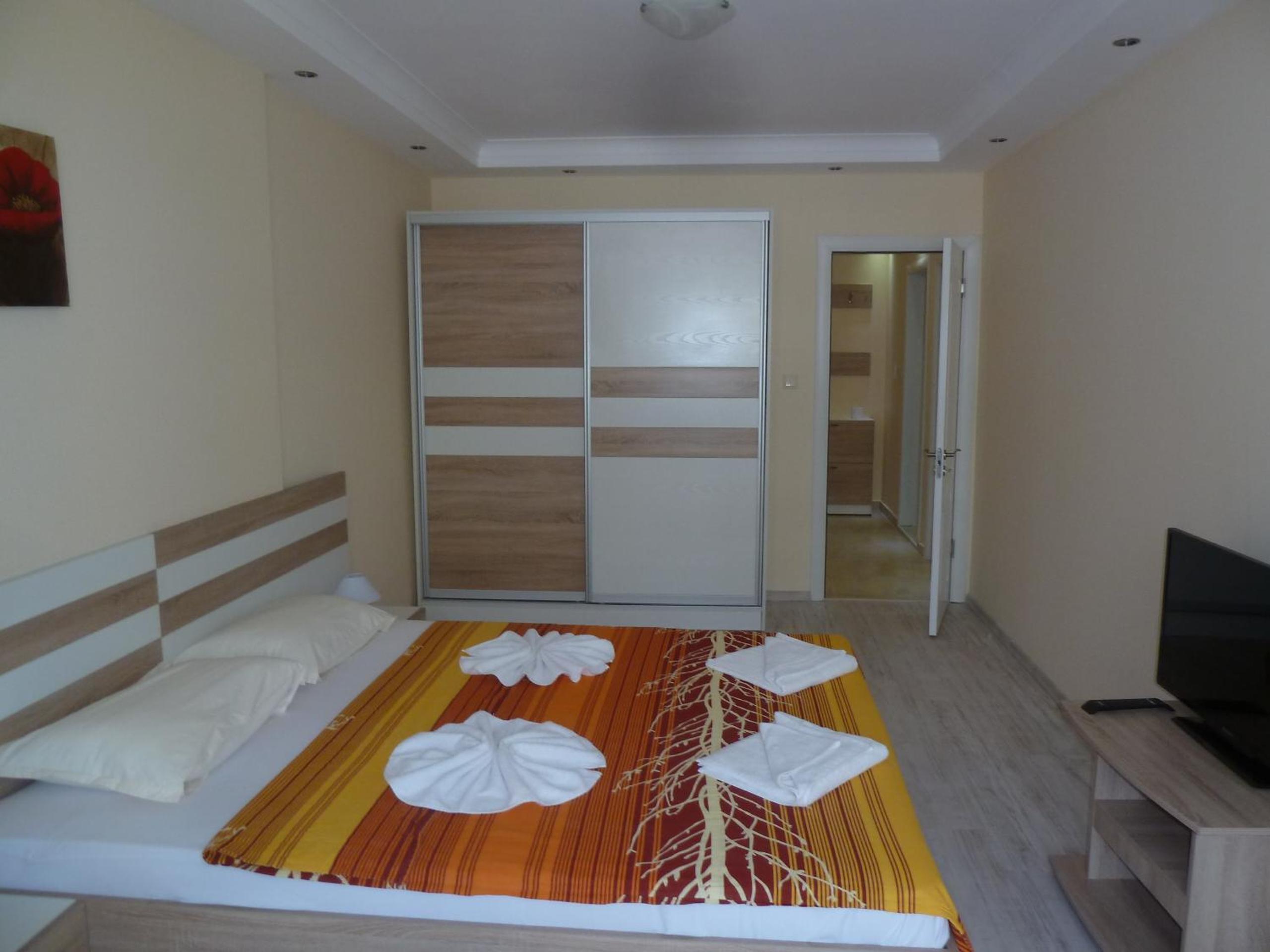 Golden Dunes Primorsko Apartments