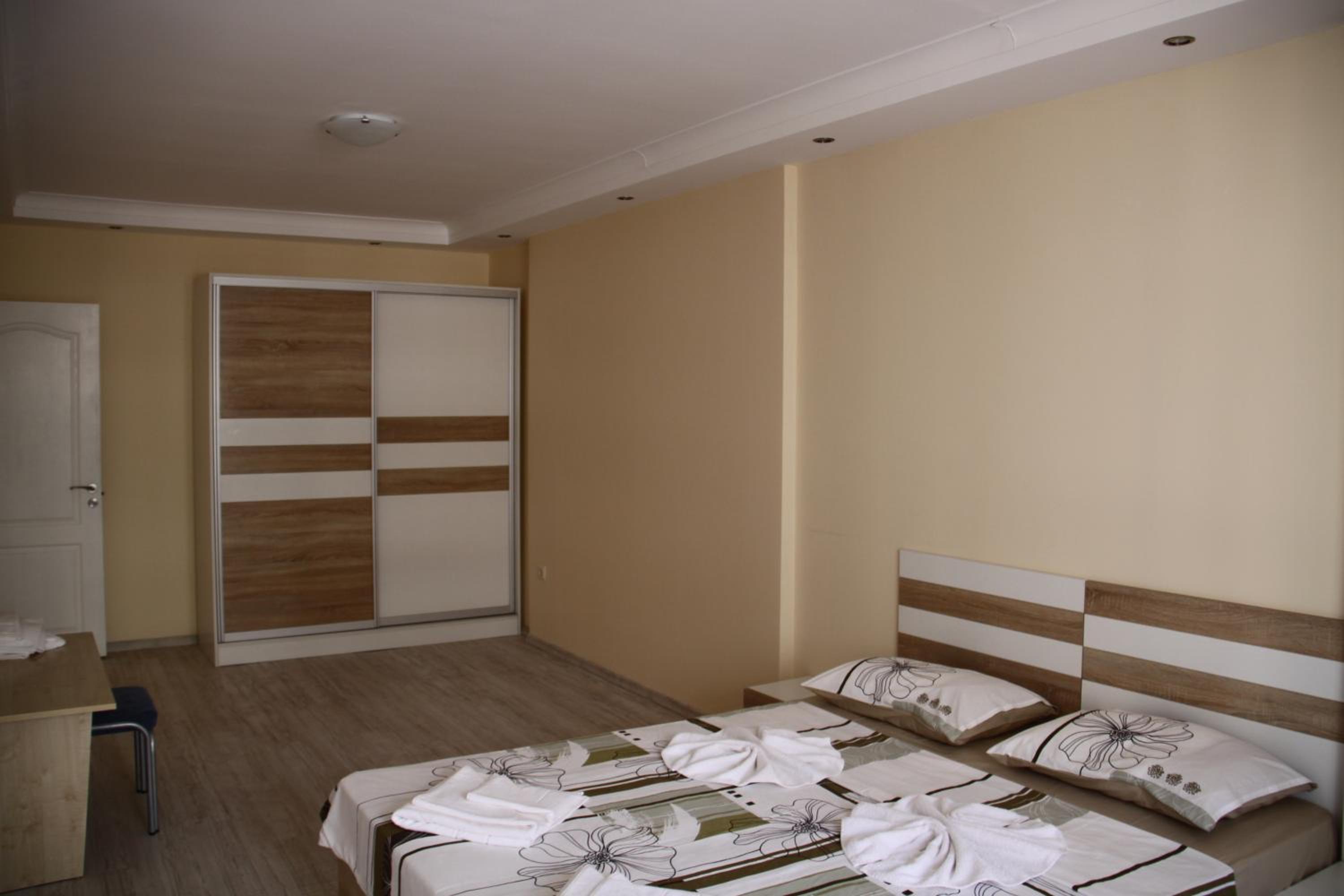 Golden Dunes Primorsko Apartments