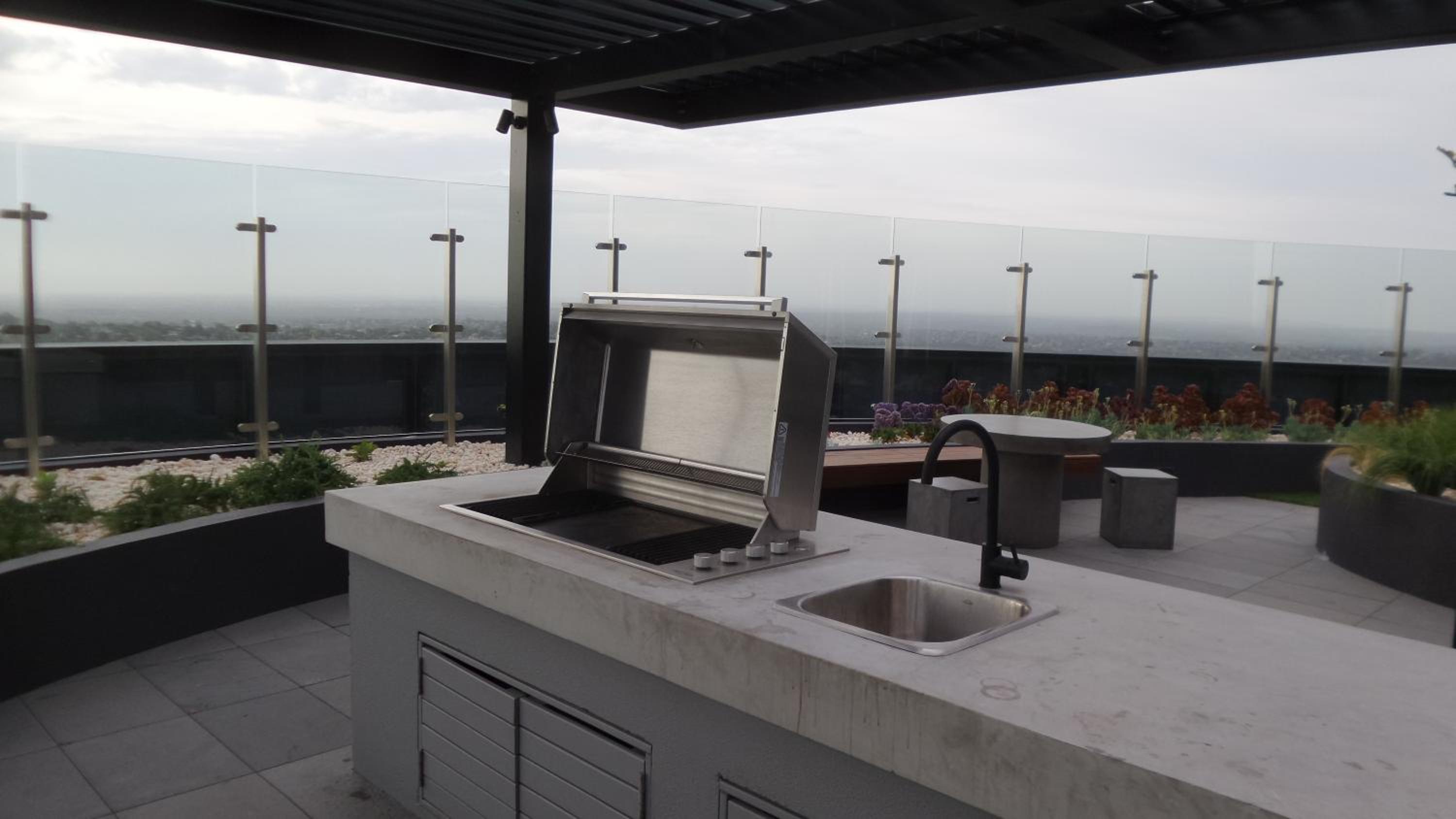 Whitehorse Towers Self Service Holiday Apartment