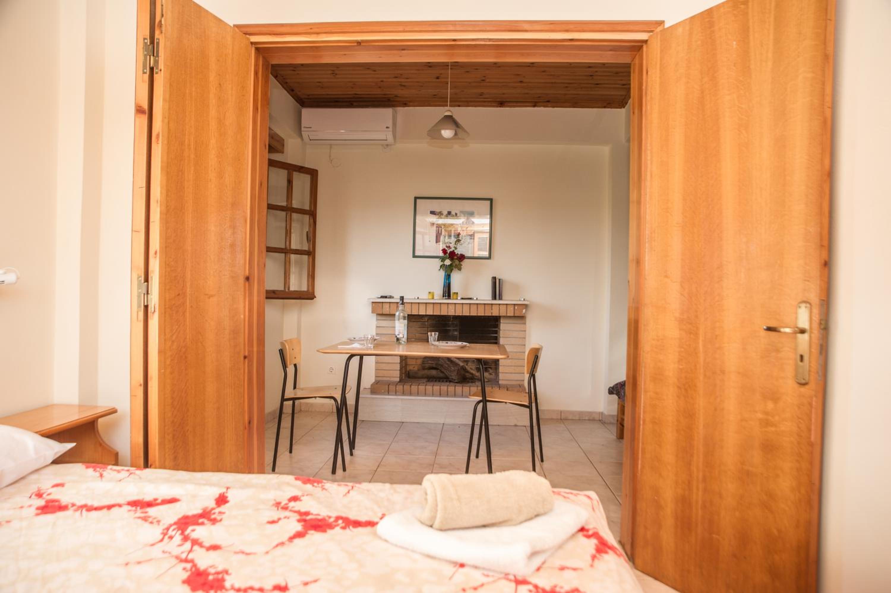 Niki Apartments