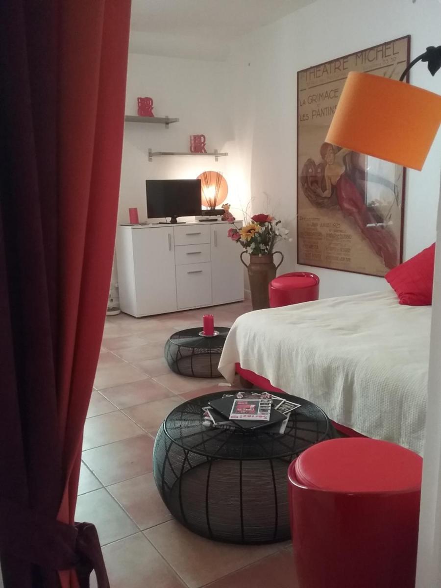 Studio à 2 pas du Palais photo 2