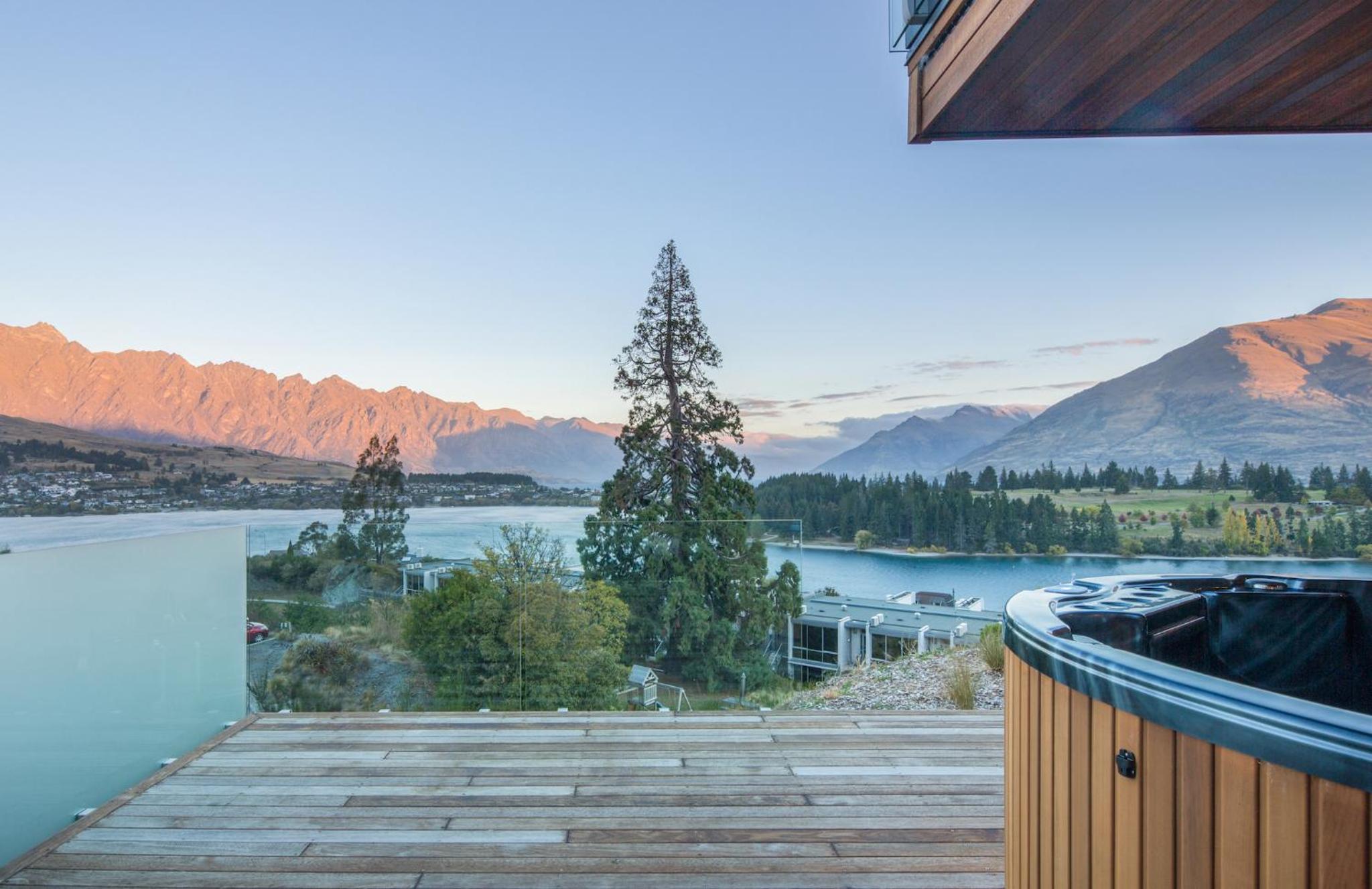 Kahurangi Luxury Holiday Home by MajorDomo view 2
