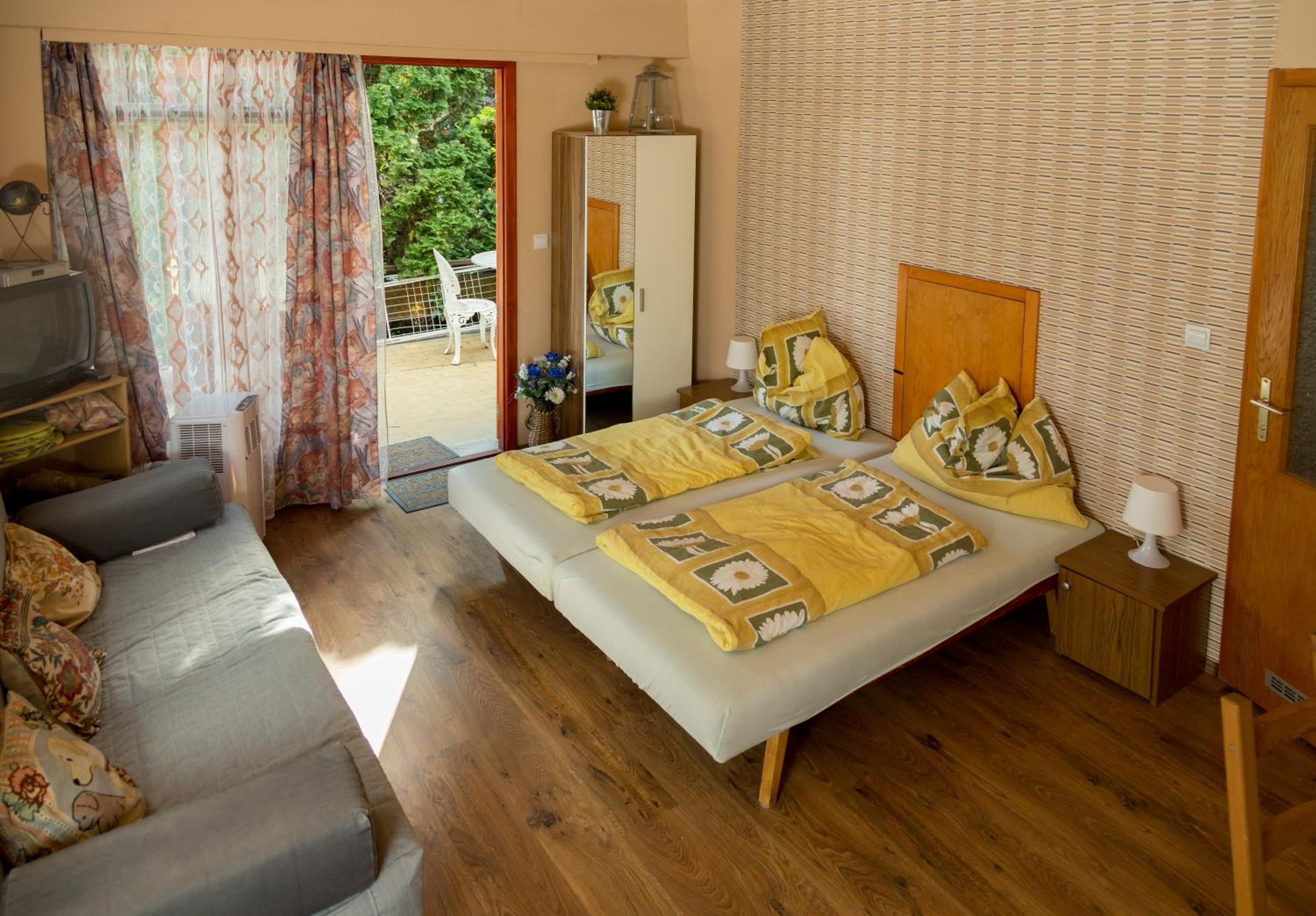 Vadásztanya Apartmanházak