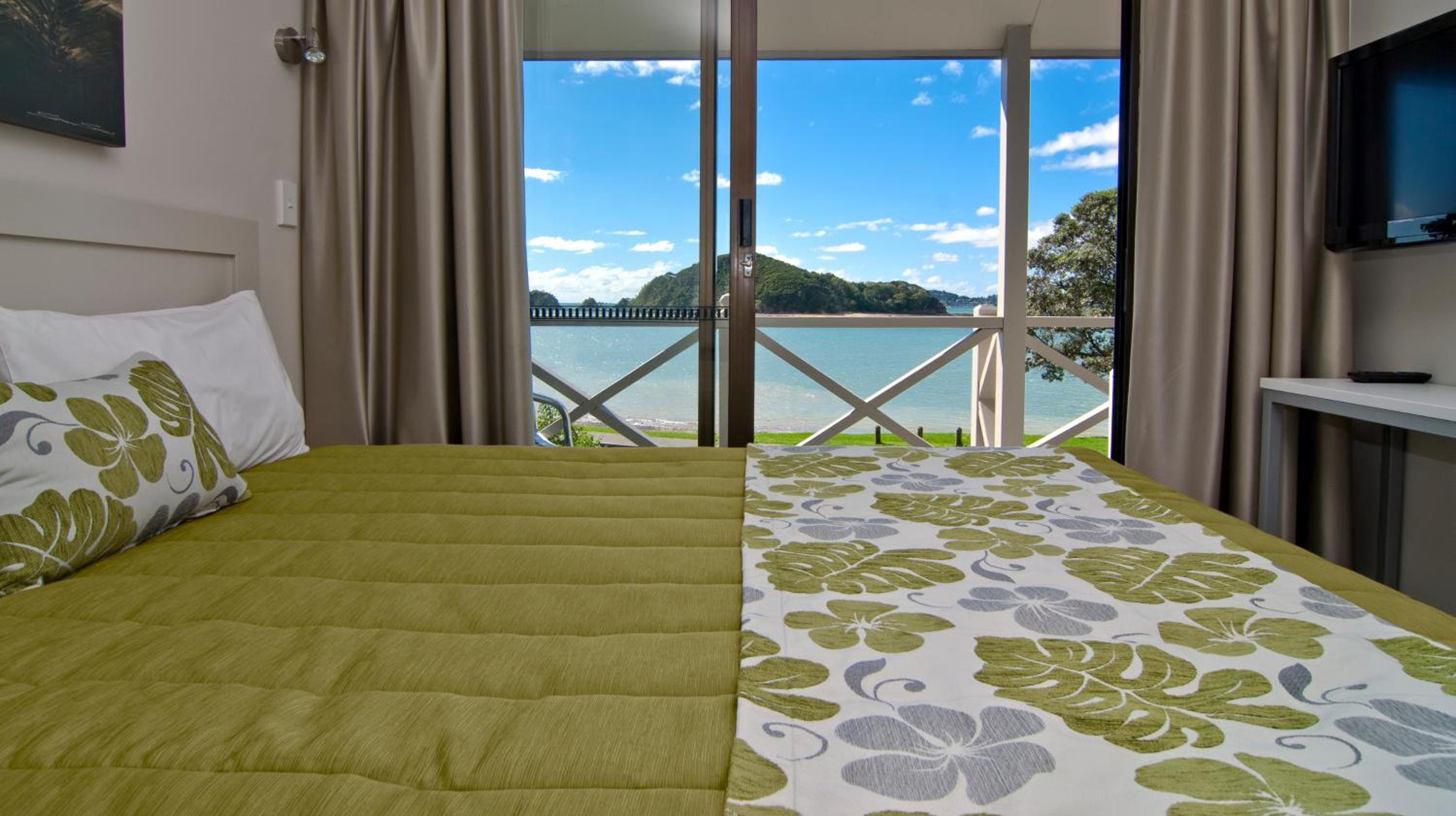 Breakwater Motel