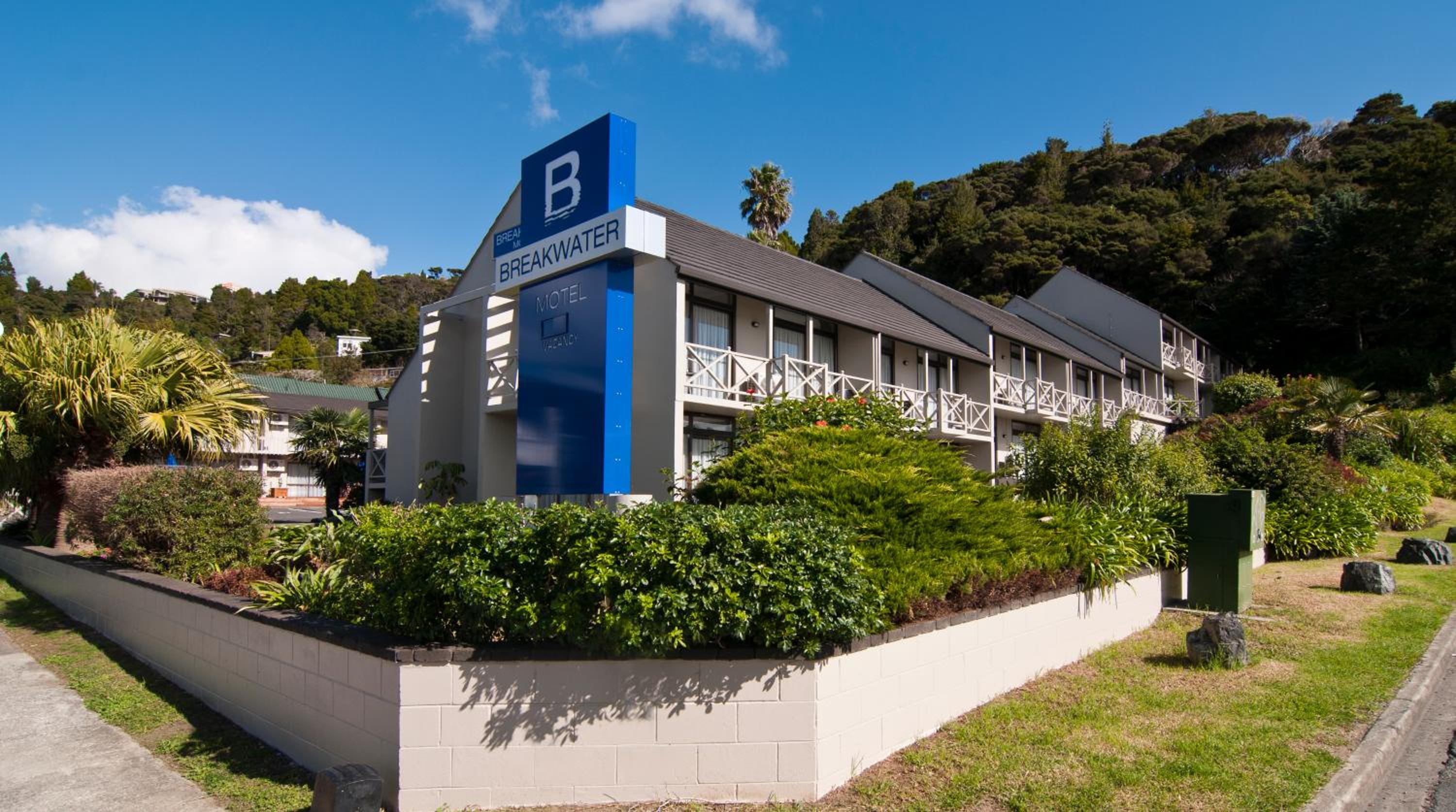 Breakwater Motel