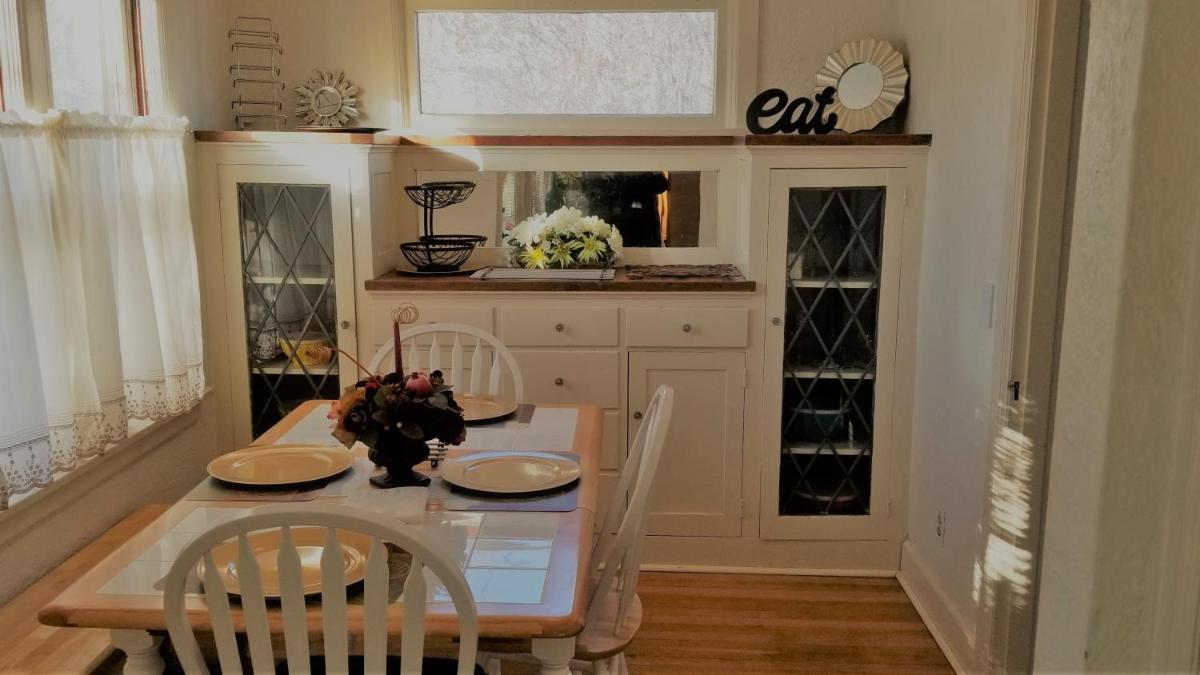 Lovely Smart Craftsman King HDTV WIFI AC Yard