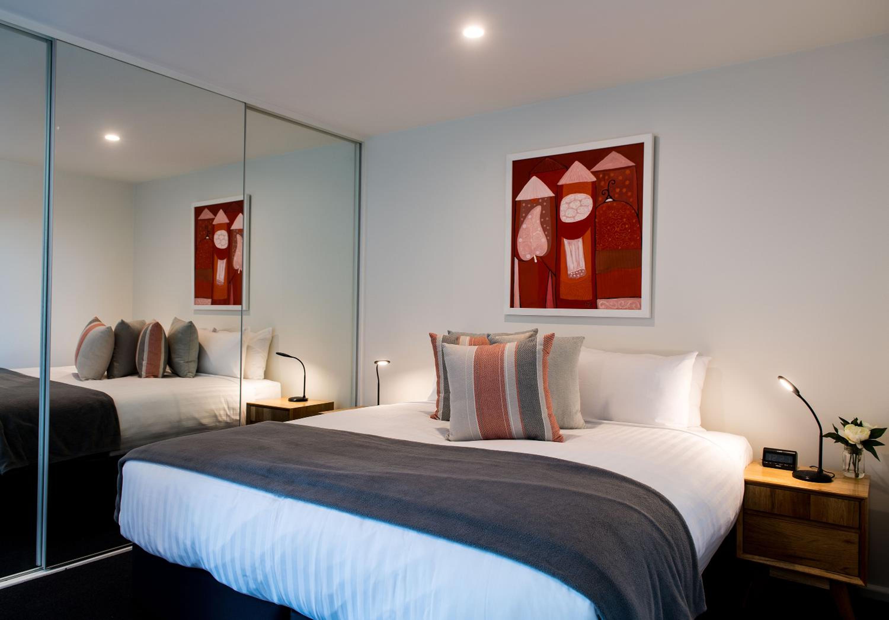 Sullivans Cove Apartments - Image 5