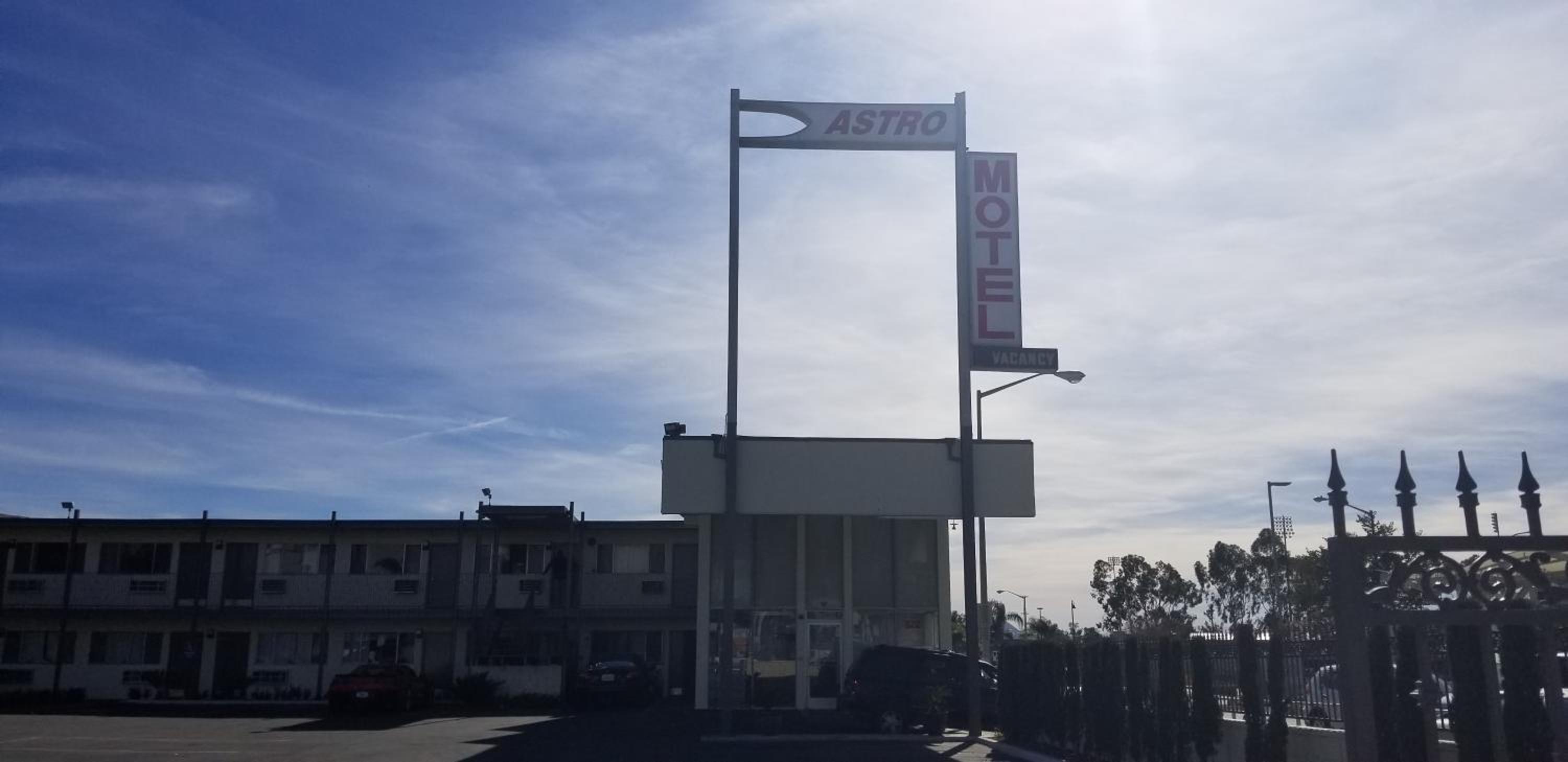 Inland Inn & Suites view 3