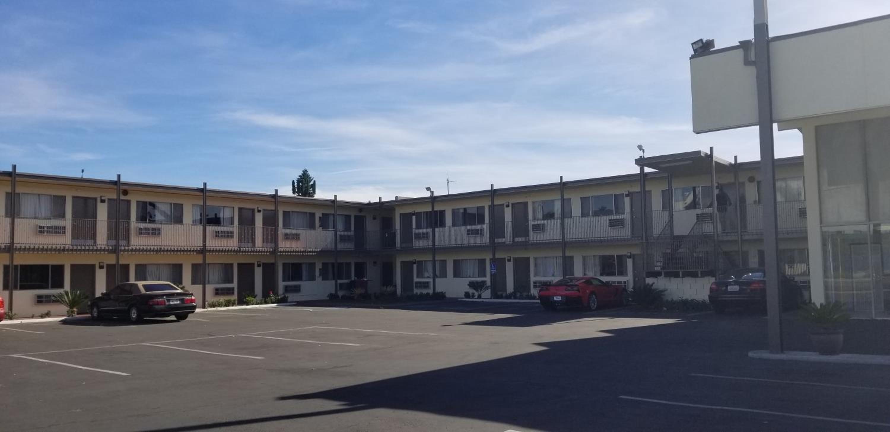 Inland Inn & Suites view 5