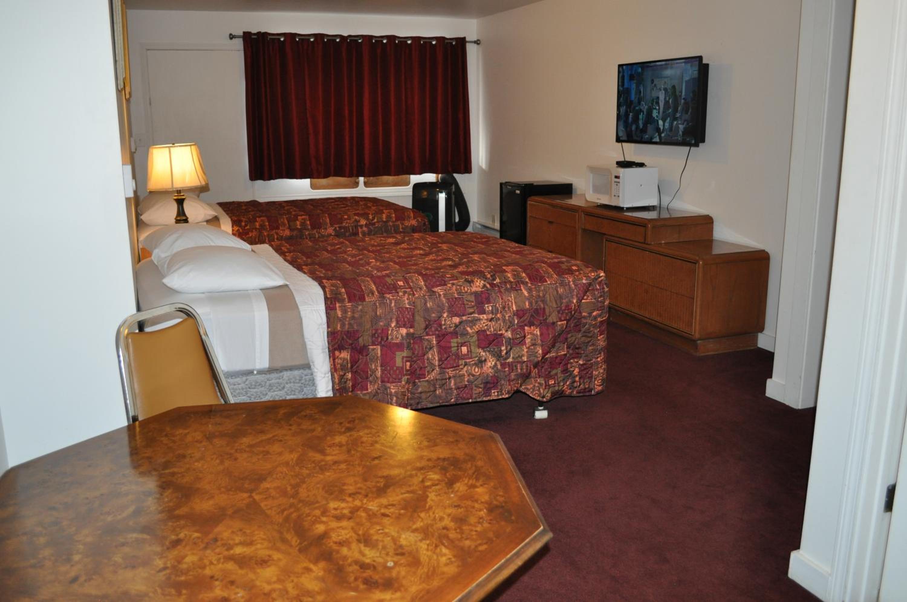 Golden Lion Motel view 4