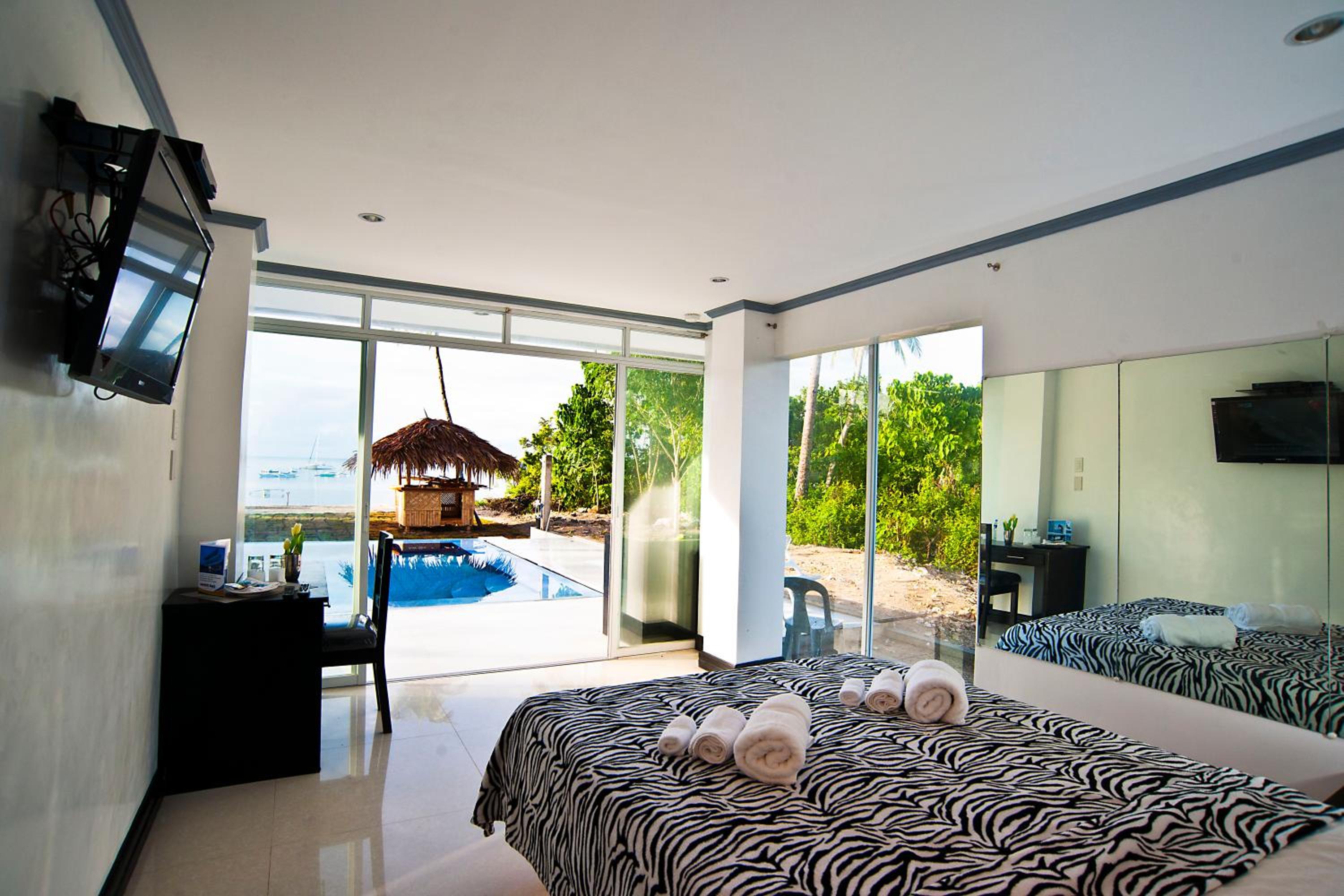 Bohol South Beach Hotel
