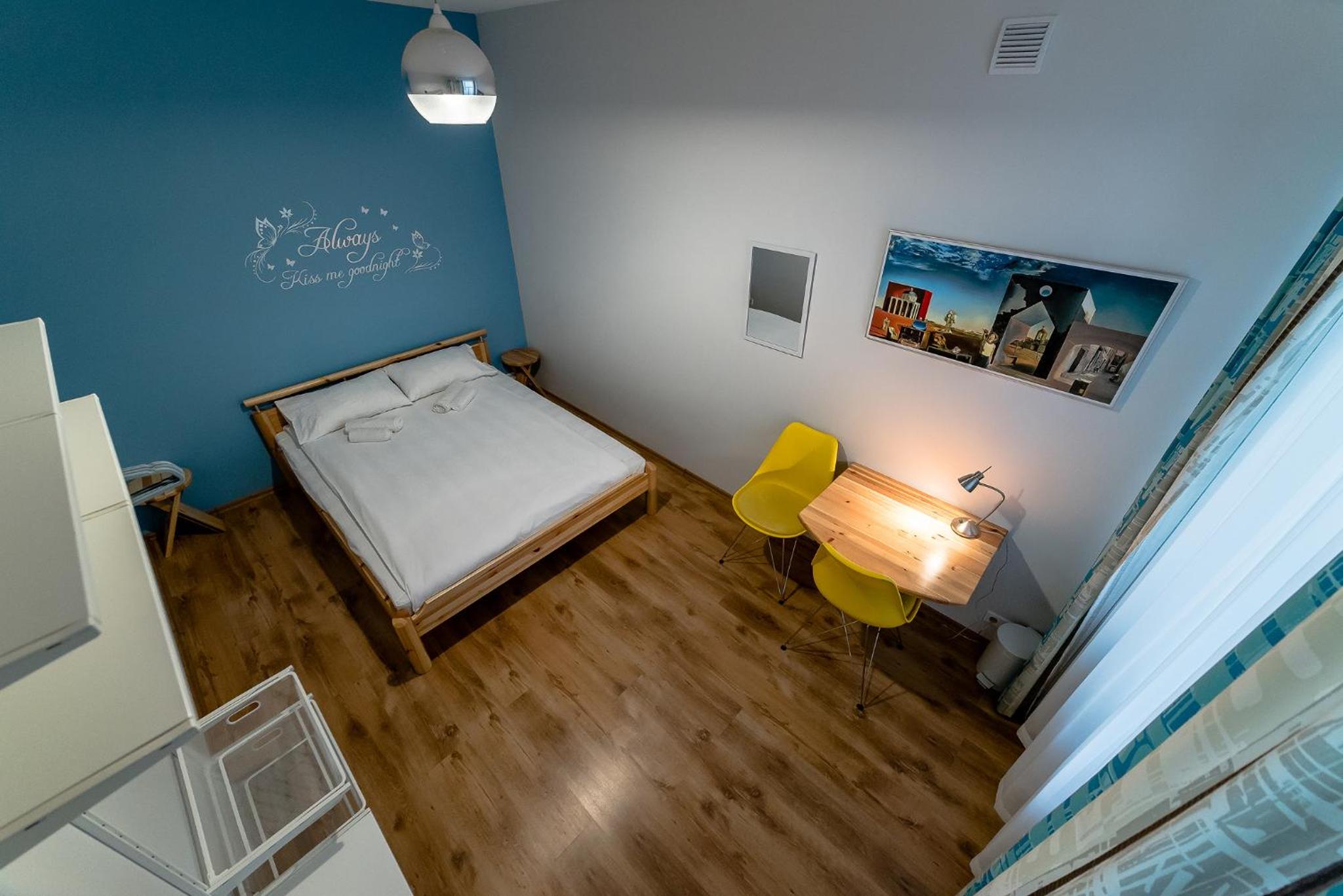 Orange Cat Rooms view 4