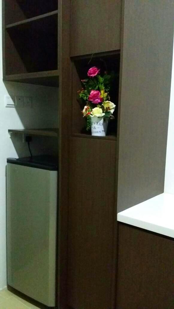 Golden Hill 3 Room Apt @ Night Market view 5