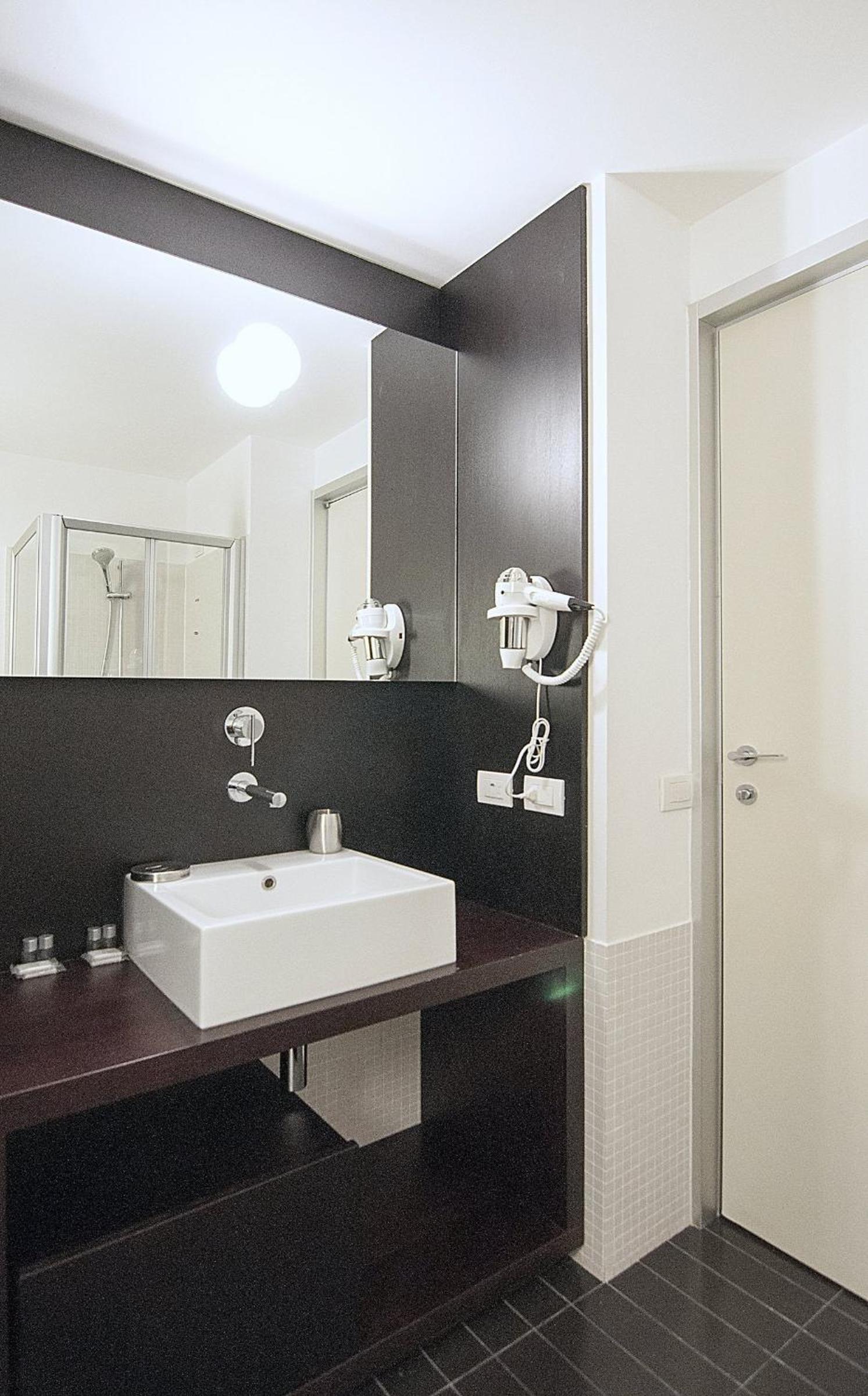 BB Hotels Aparthotel Desuite