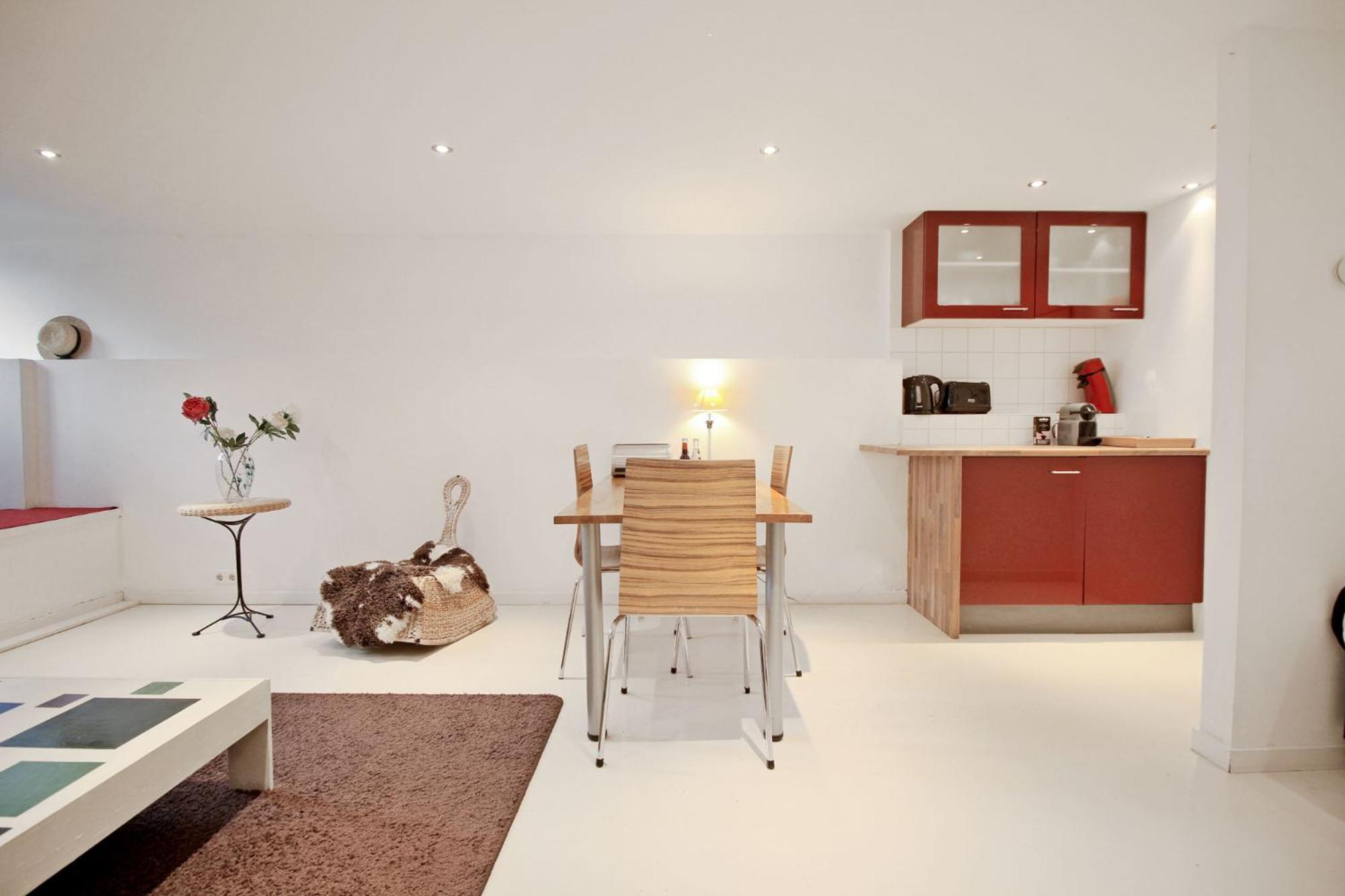 Romantic Jordaan Canalsuite near Anne Frank House