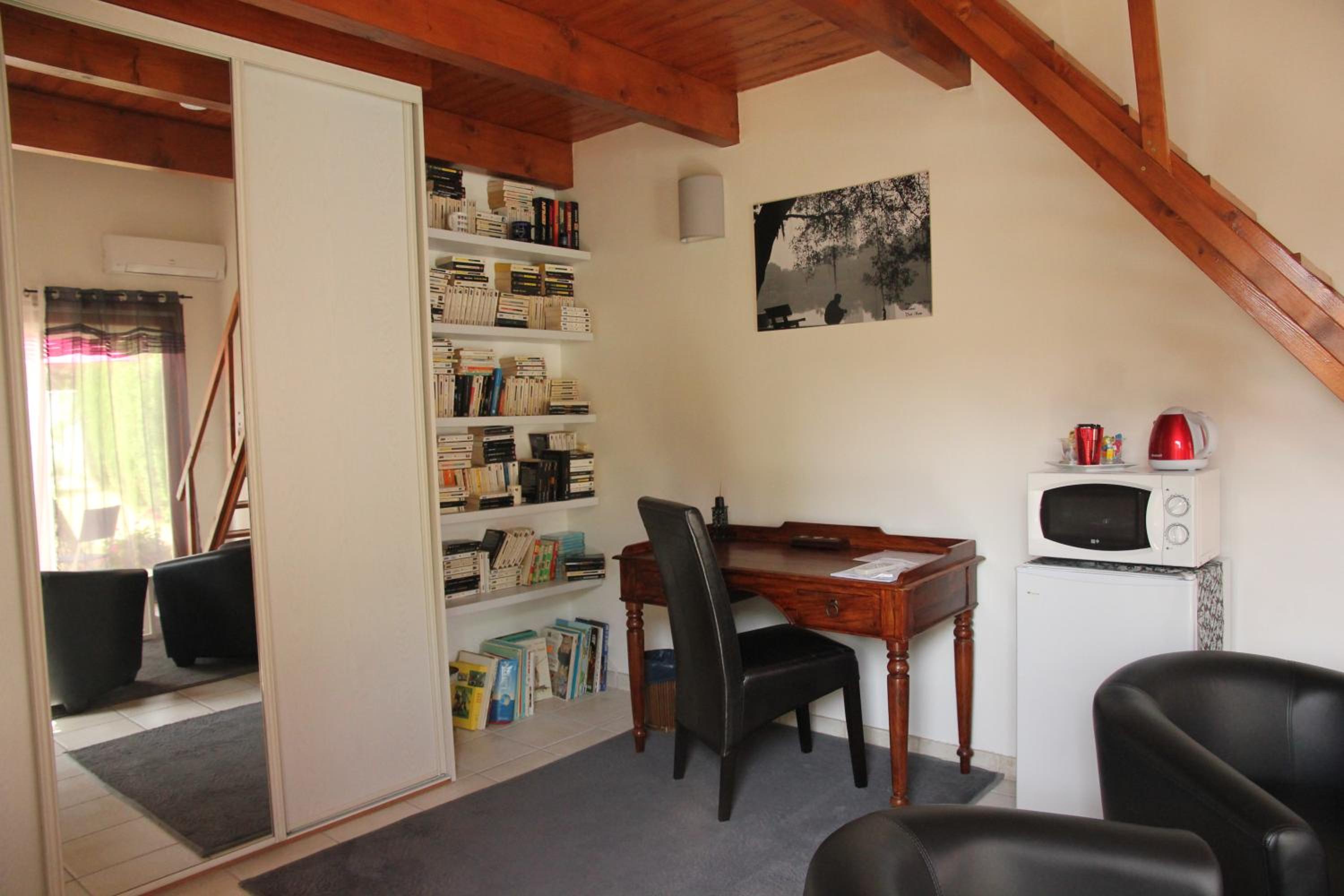 Photo 12