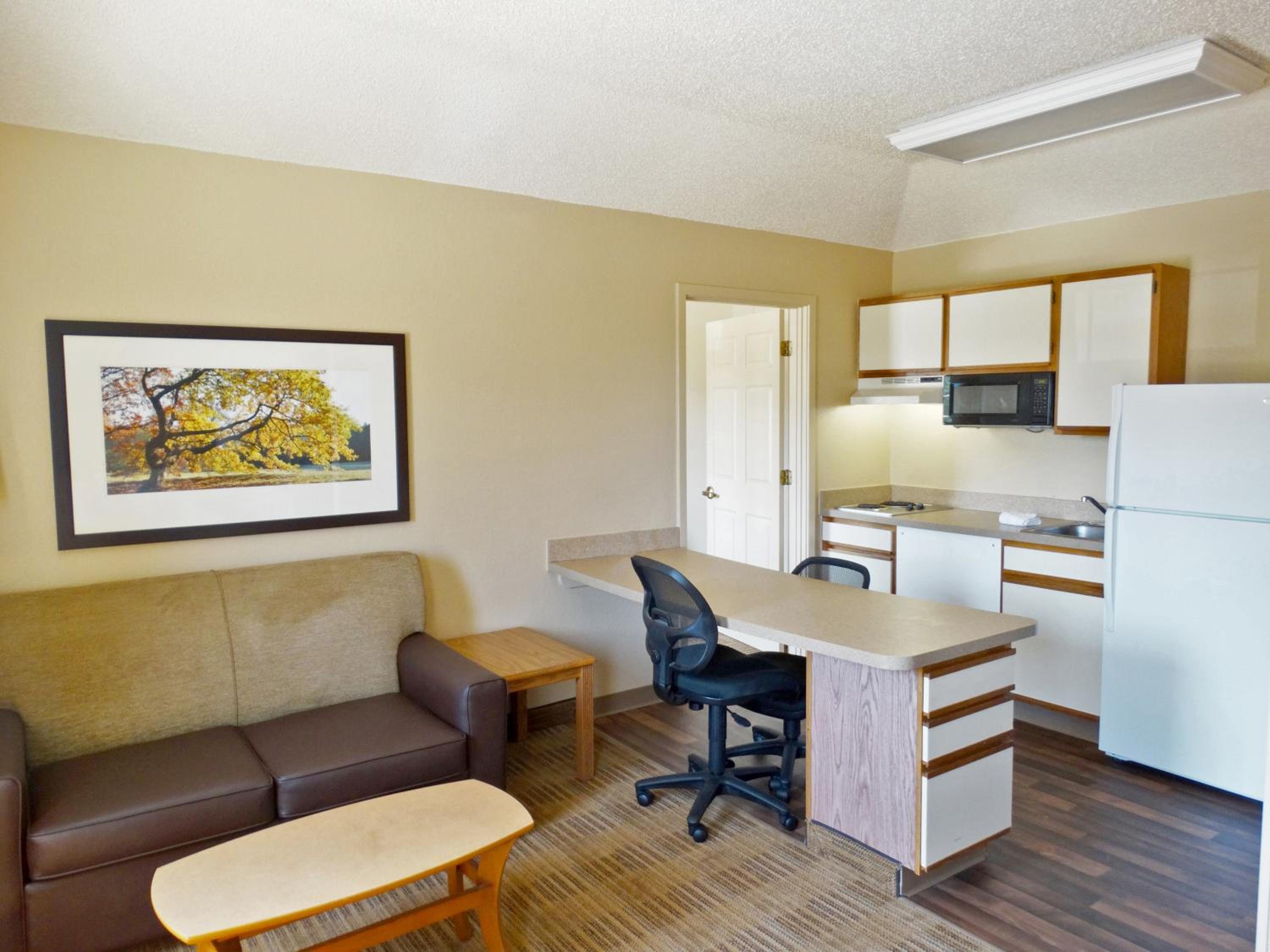 Kansas City Vacations - Extended Stay America Suites - Kansas City - Airport - Tiffany Springs - Property Image 51