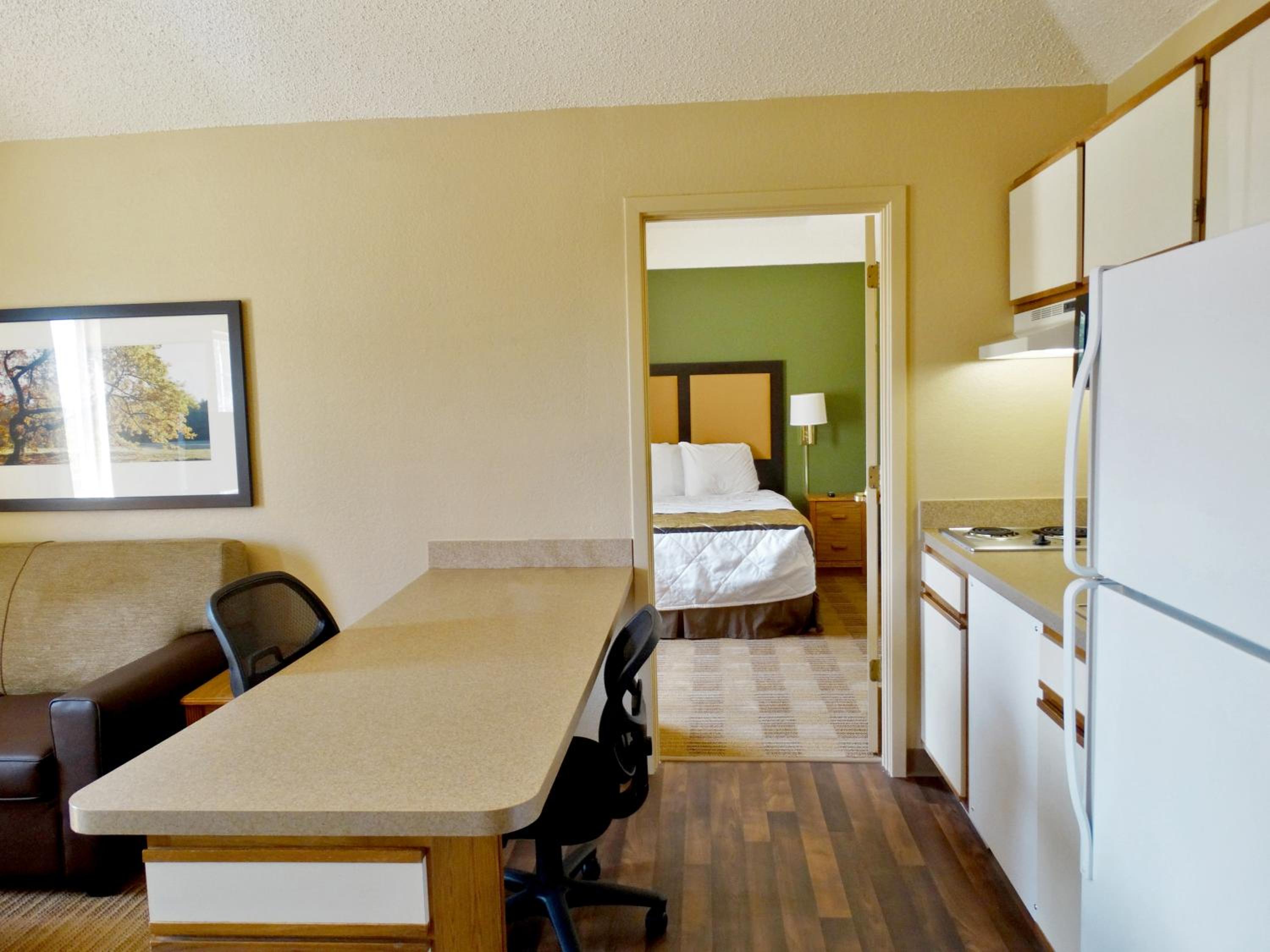 Kansas City Vacations - Extended Stay America Suites - Kansas City - Airport - Tiffany Springs - Property Image 52